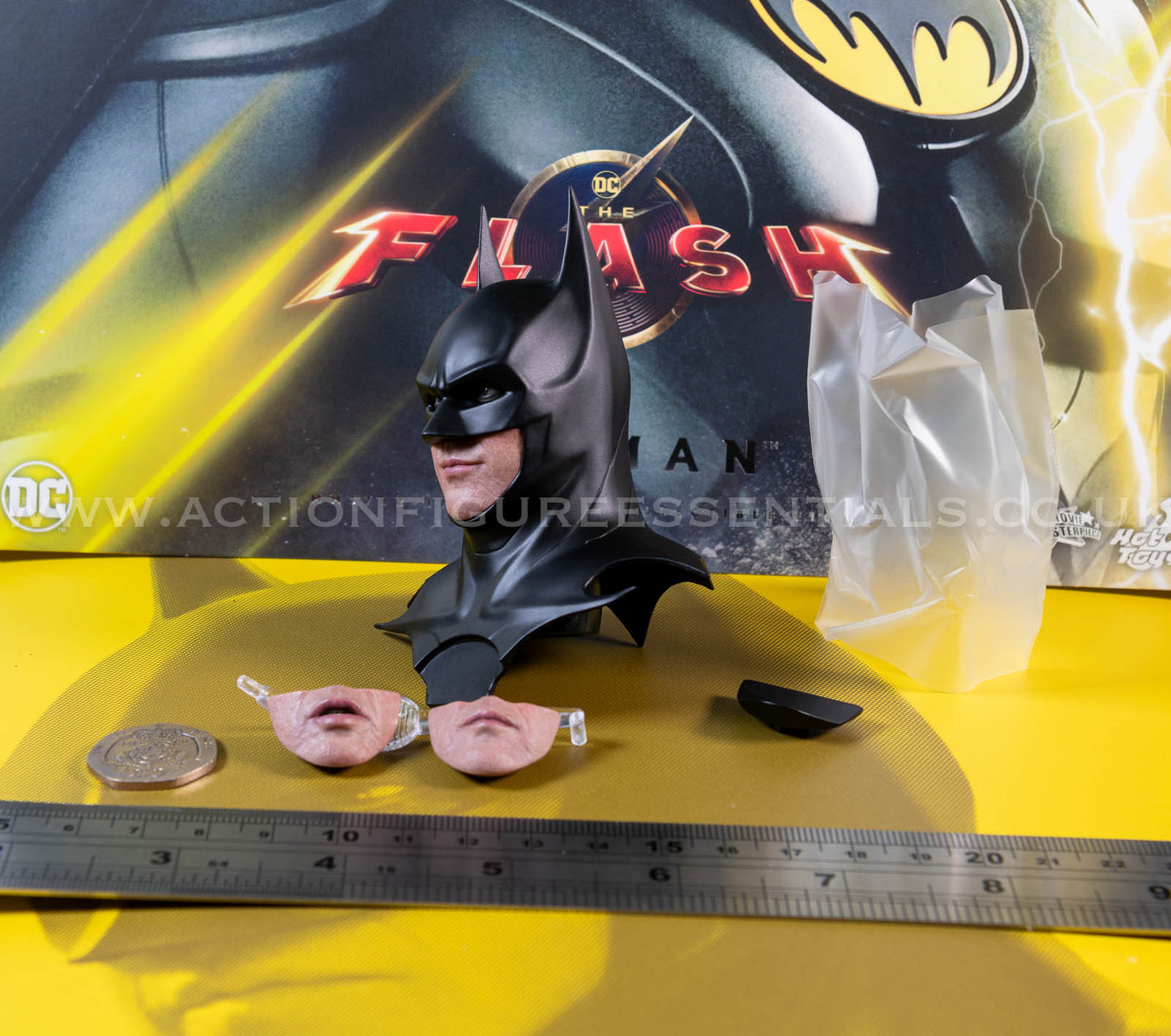 Hot Toys - Batman - Cowl Head Sculpt & Face Plates - Michael Keaton - Modern Suit - MMS712 - 1:6 Loose Parts