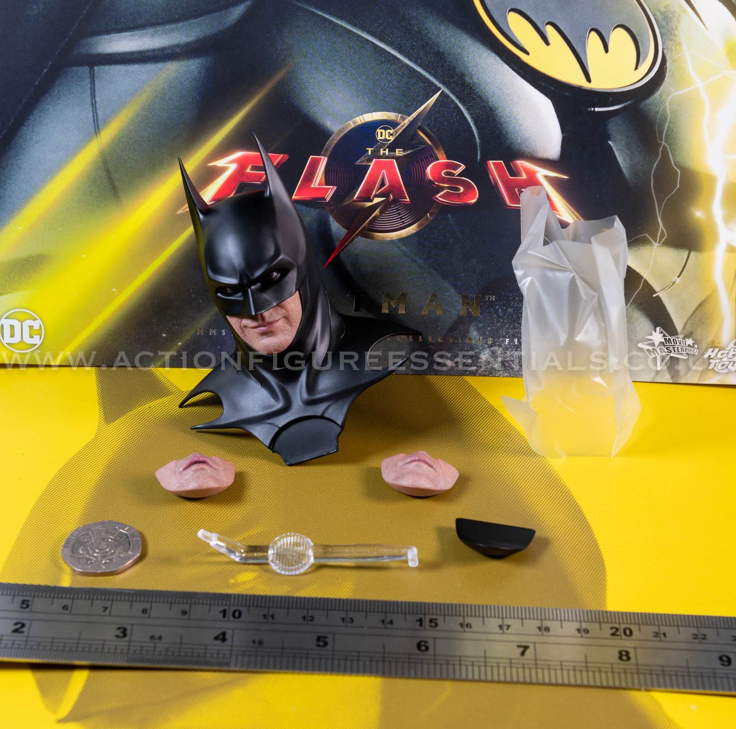 Hot Toys - Batman - Cowl Head Sculpt & Face Plates - Michael Keaton - Modern Suit - MMS712 - 1:6 Loose Parts