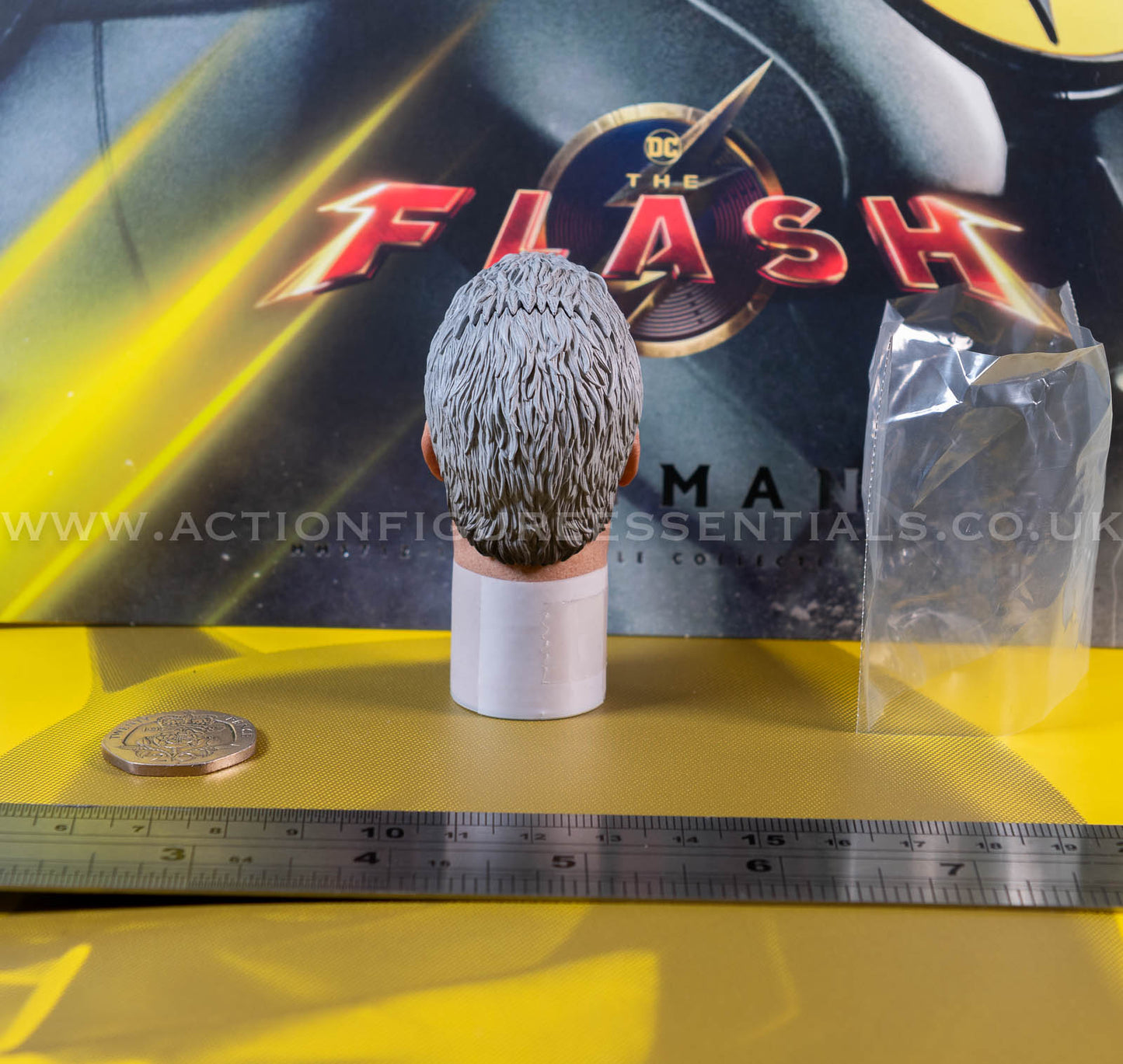Hot Toys - Batman - Head Sculpt Unmasked - Michael Keaton - Modern Suit - MMS712 - 1:6 Loose Parts