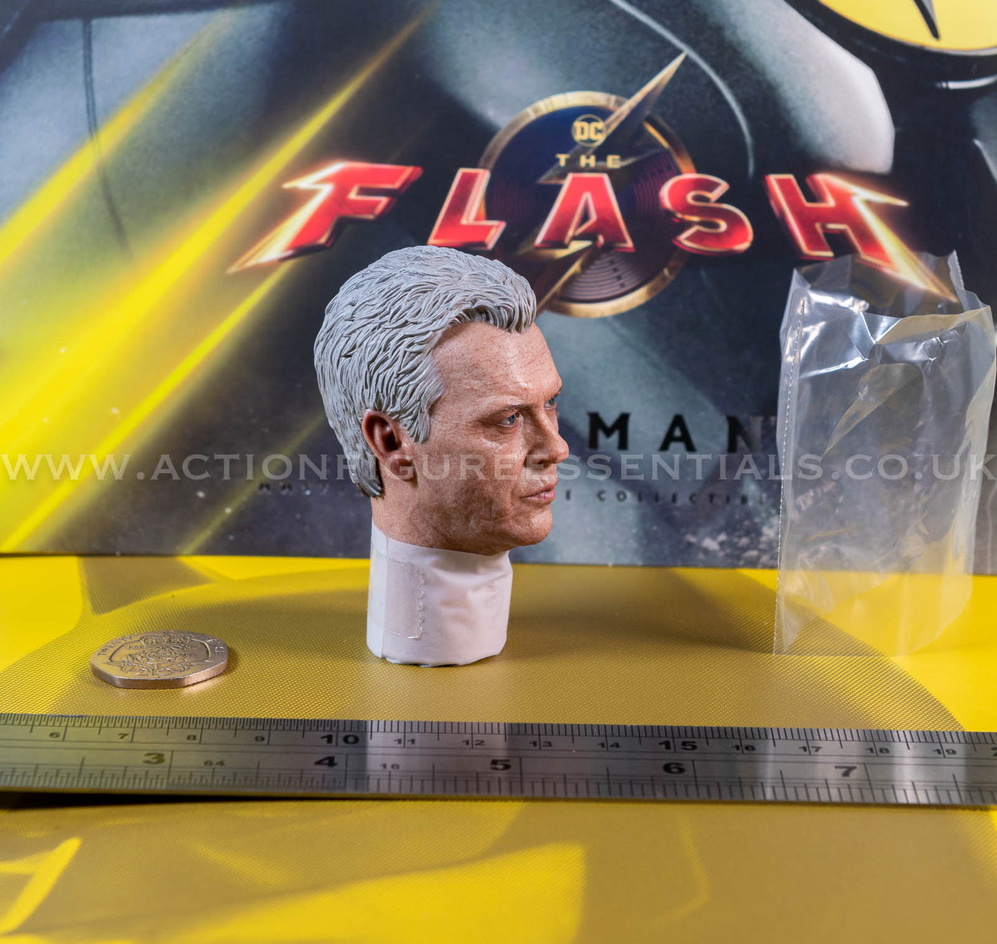 Hot Toys - Batman - Head Sculpt Unmasked - Michael Keaton - Modern Suit - MMS712 - 1:6 Loose Parts