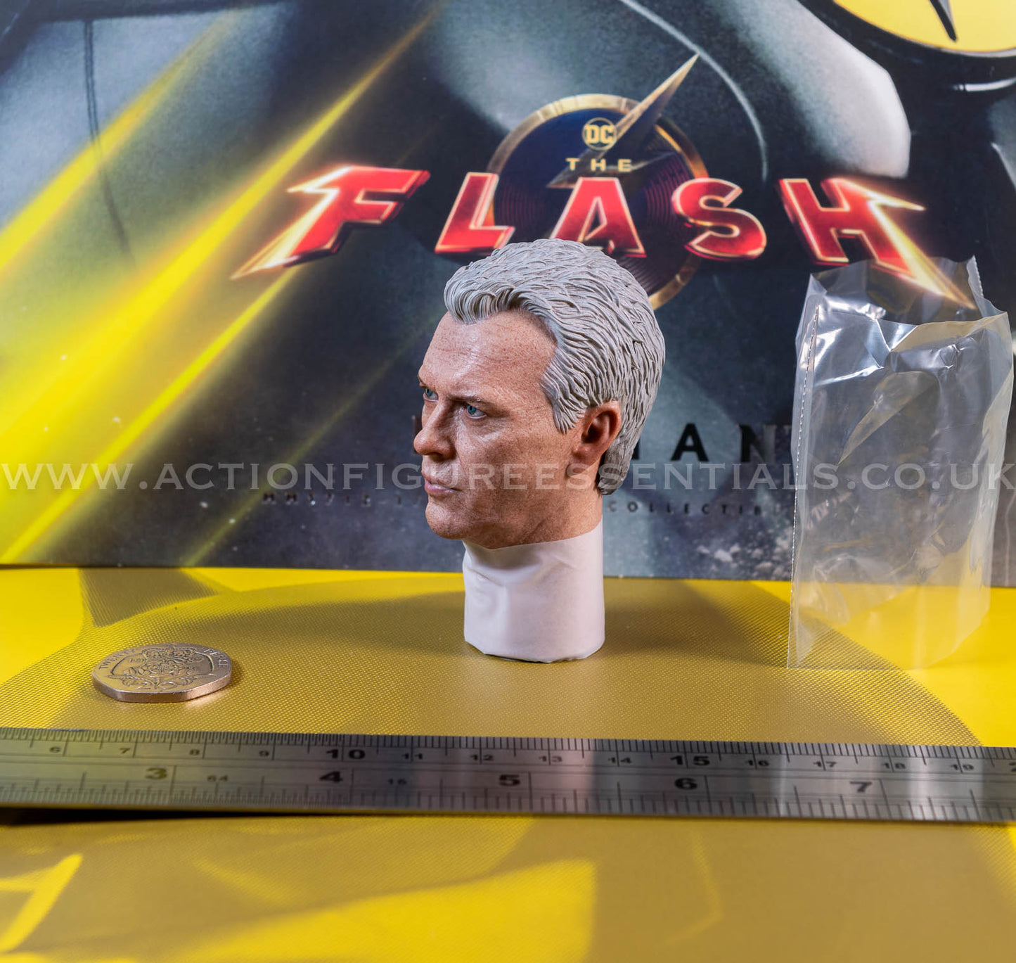 Hot Toys - Batman - Head Sculpt Unmasked - Michael Keaton - Modern Suit - MMS712 - 1:6 Loose Parts