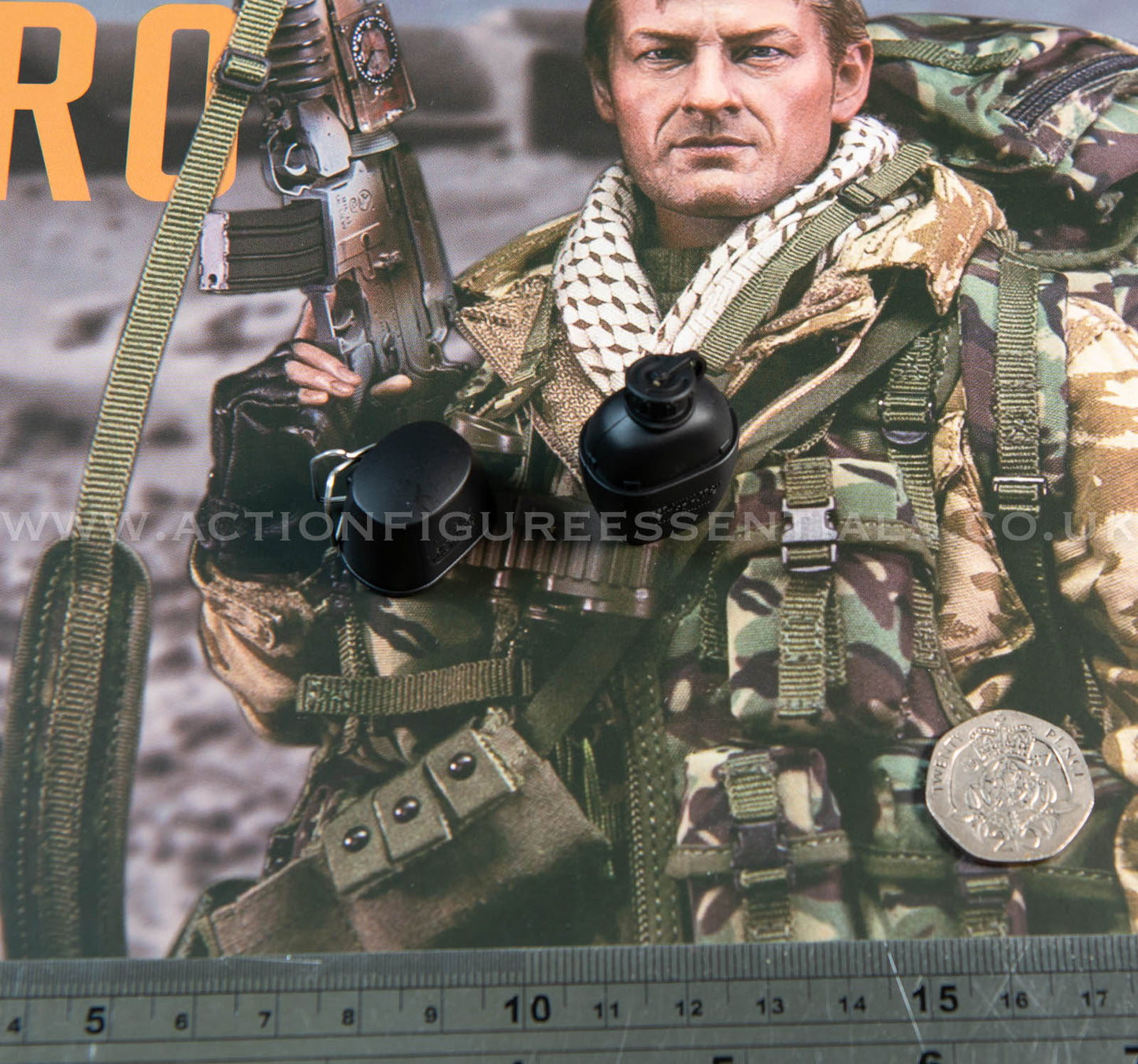 Bravo Two Zero SAS - Compass MS2000 Strobe Canteen Bottle Set - 1/6 - Sean Bean British Army Special Air Service Gulf War 1991 - DAMTOYS - DAM 78098 - Loose Parts