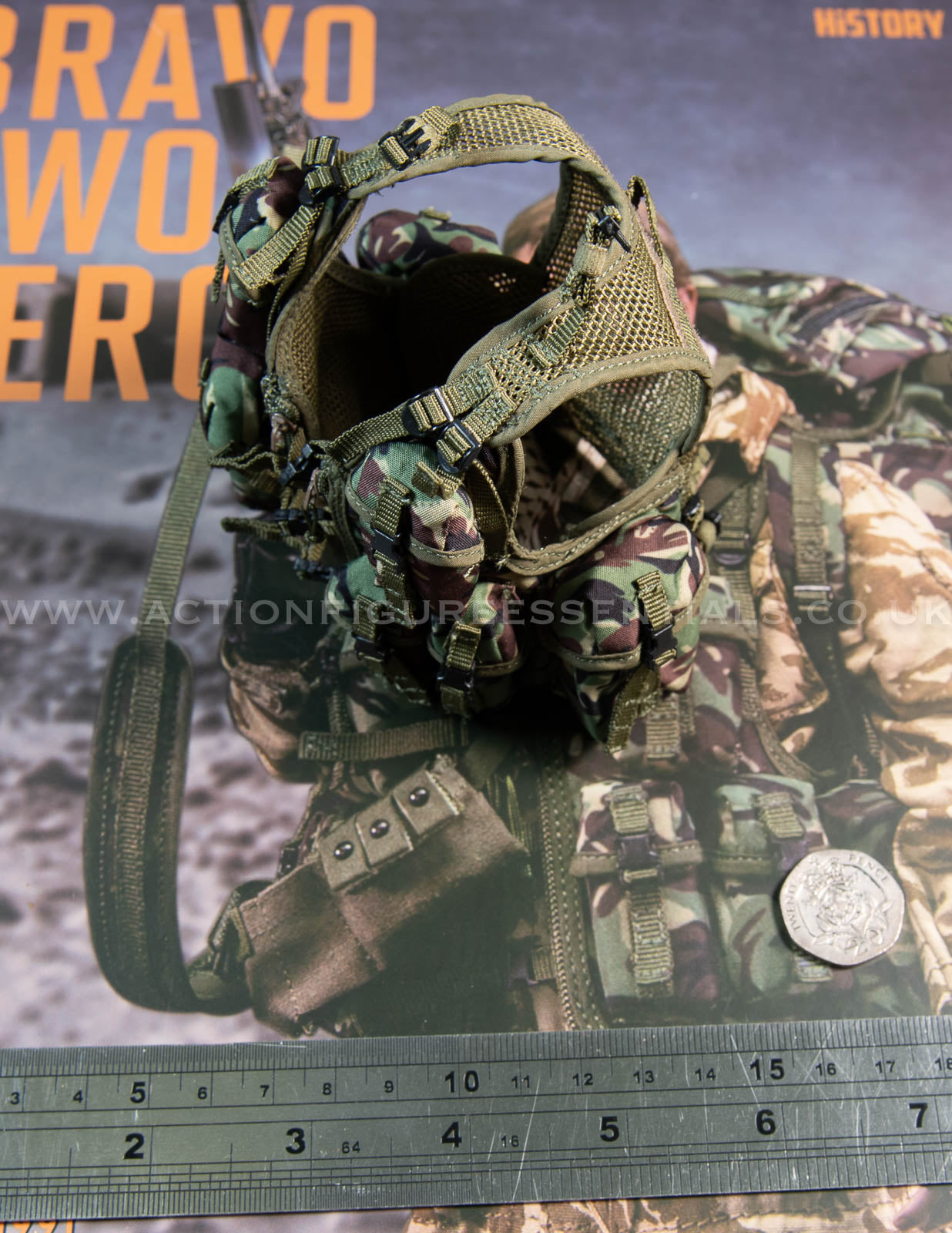 Bravo Two Zero SAS - British Army DPM Camo Combat Vest - 1/6 - Sean Bean British Army Special Air Service Gulf War 1991 - DAMTOYS - DAM 78098 - Loose Parts