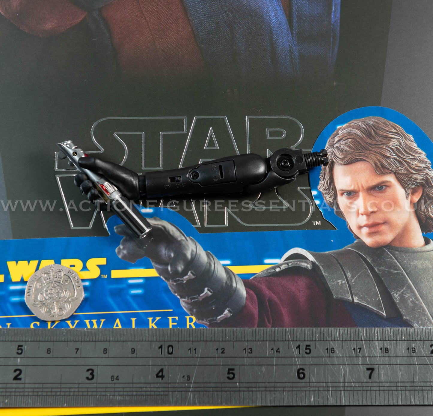 Hot Toys - Anakin Skywalker - Lightsaber Arm LED - Star Wars - TMS019 Special Edition - 1:6 Loose Parts