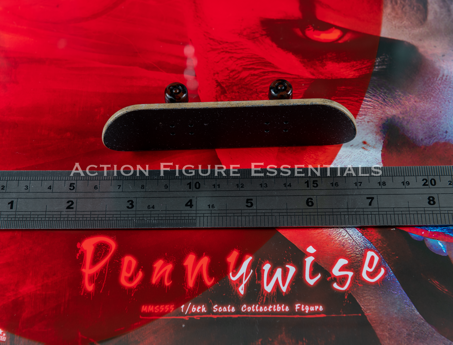 Hot Toys IT Pennywise Skateboard Blood Splattered MMS555 1/6 Chapter Two