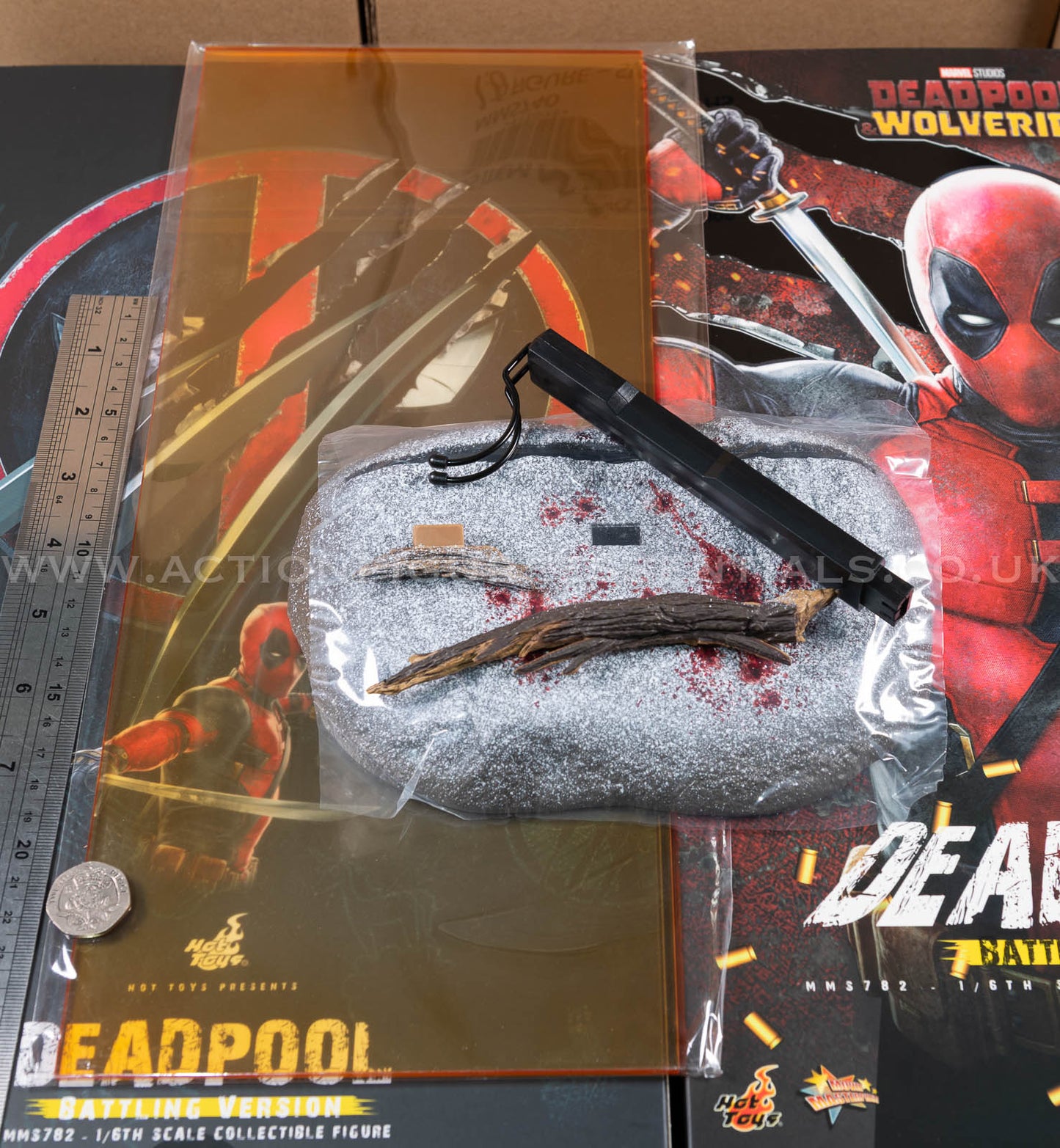 Hot Toys - Deadpool Display Base Diorama Stand - Battling Version - MMS782 - 1:6 Loose Parts