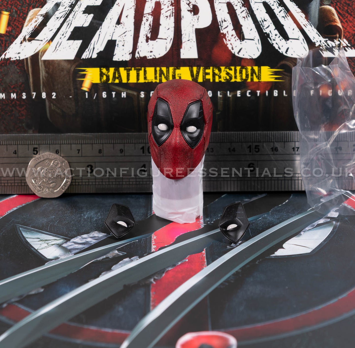 Hot Toys - Deadpool Masked Head Sculpt - Battling Version - MMS782 - 1:6 Loose Parts