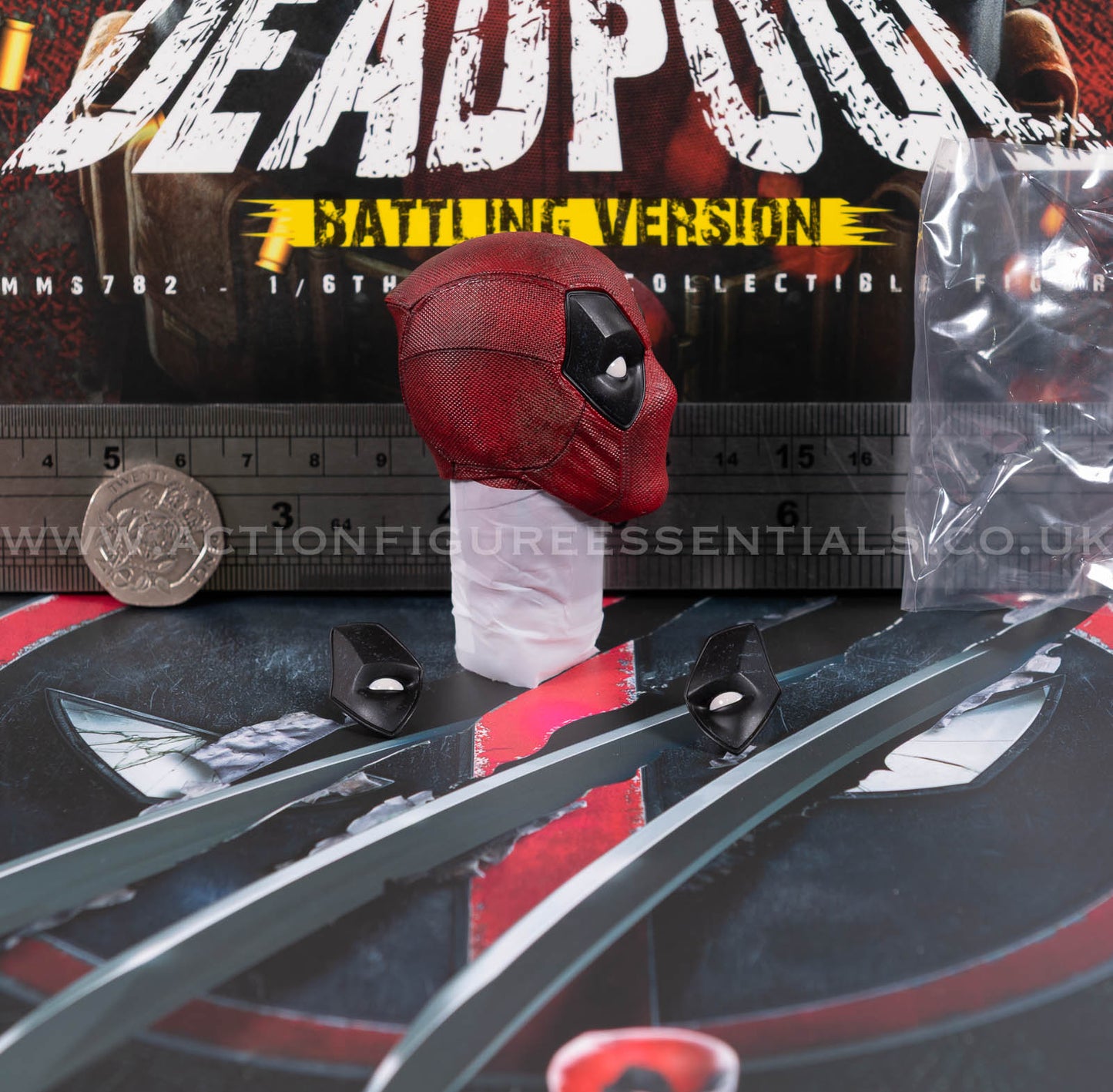 Hot Toys - Deadpool Masked Head Sculpt - Battling Version - MMS782 - 1:6 Loose Parts