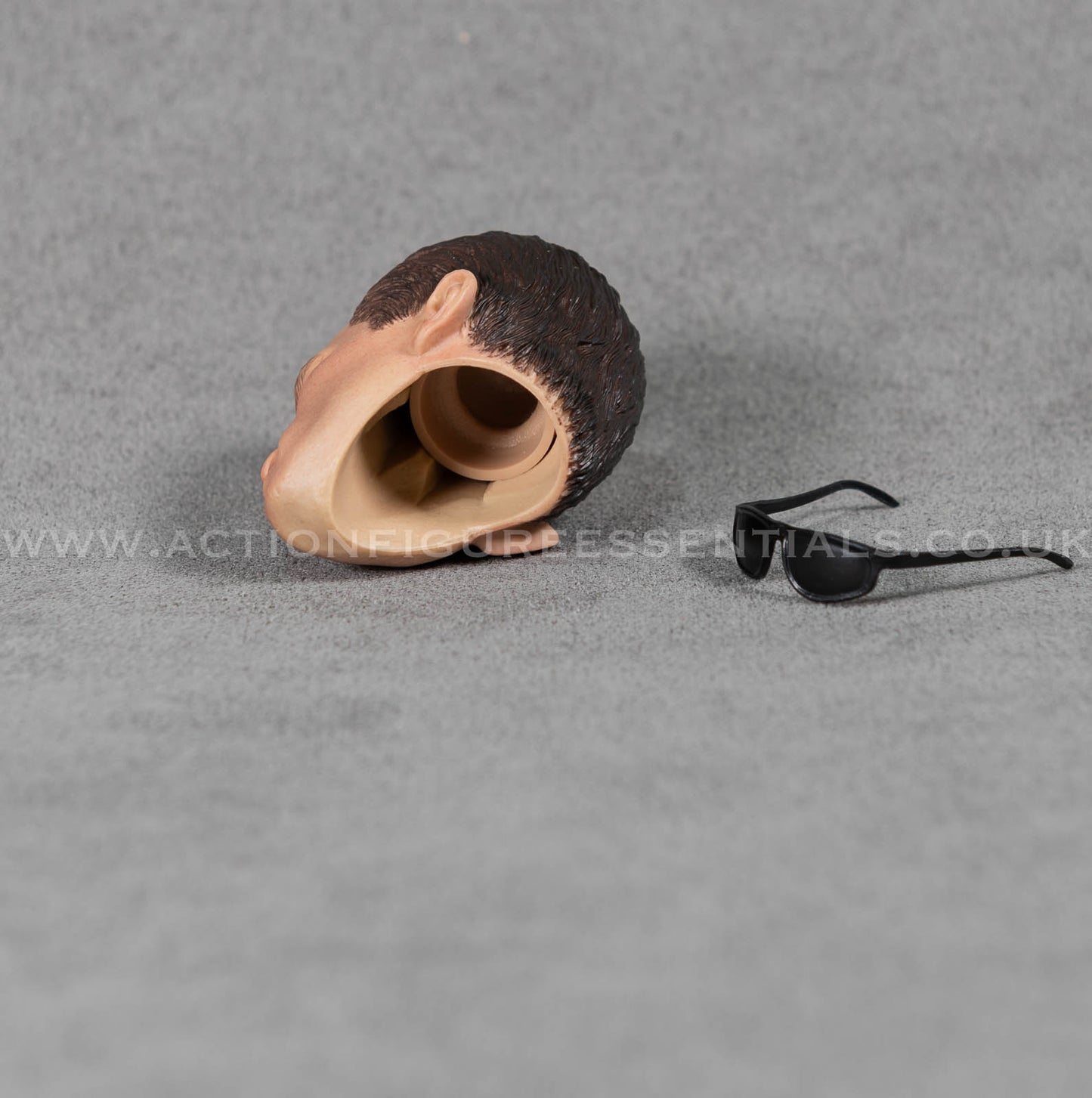 1/6 Scale Terminator 2 Arnold Schwarzenegger Head Sculpt with Sunglasses