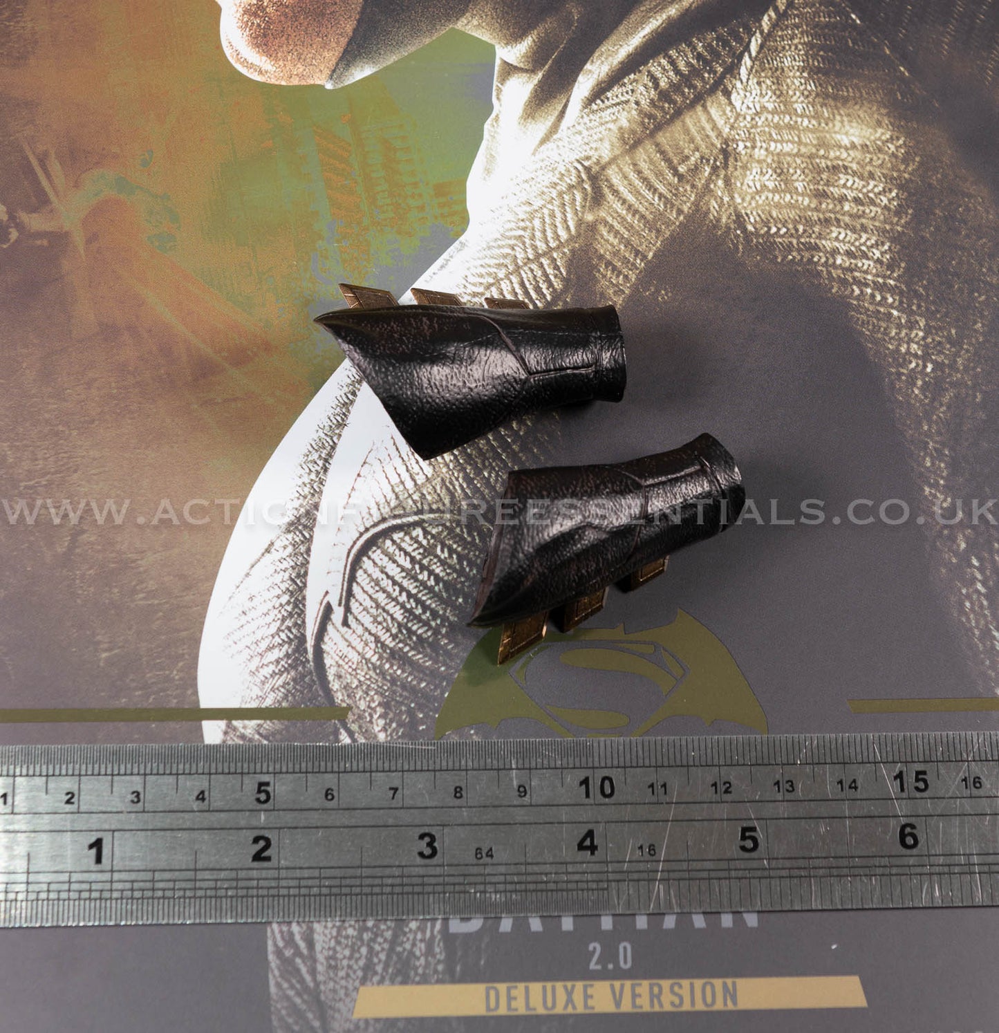 Hot Toys - Batman Gauntlets BVS 2.0 - MMS732 Deluxe - 1:6 Loose Parts DC