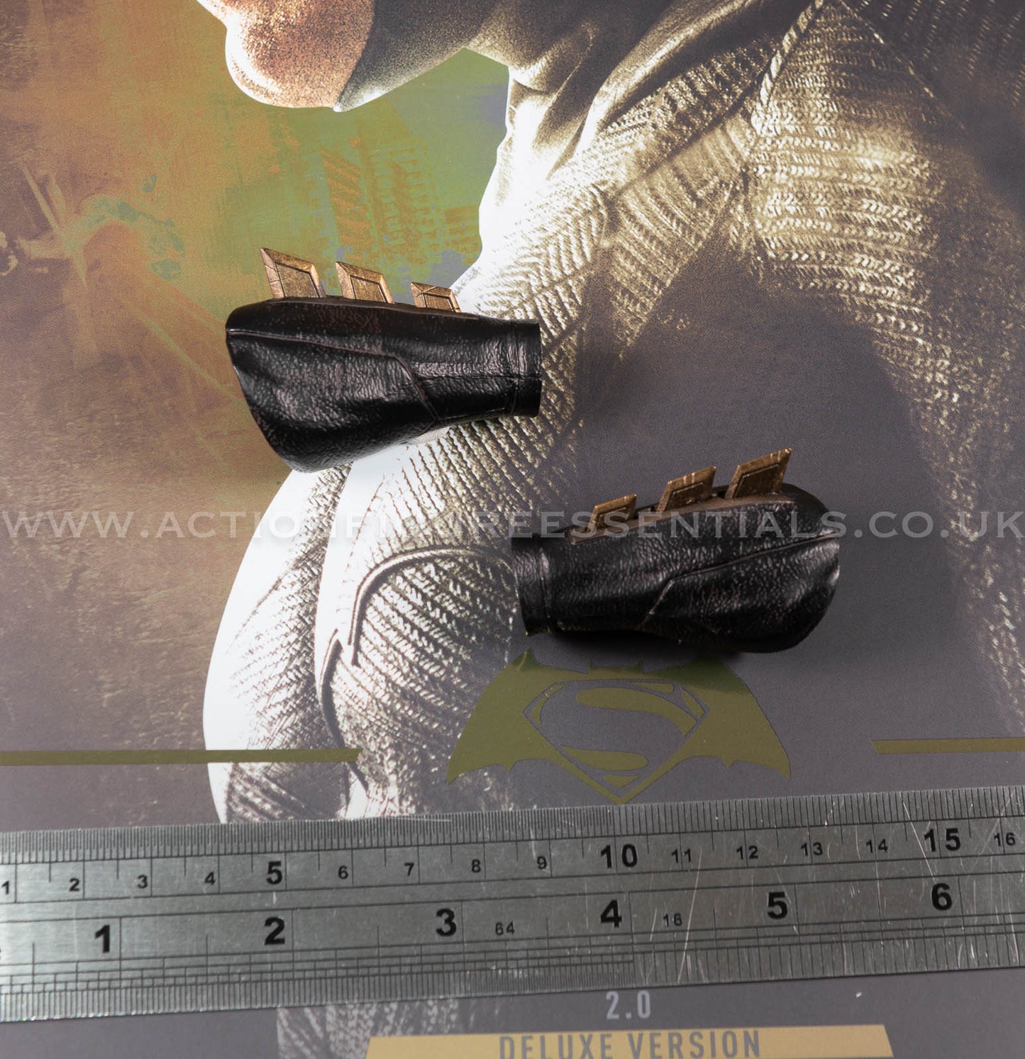 Hot Toys - Batman Gauntlets BVS 2.0 - MMS732 Deluxe - 1:6 Loose Parts DC