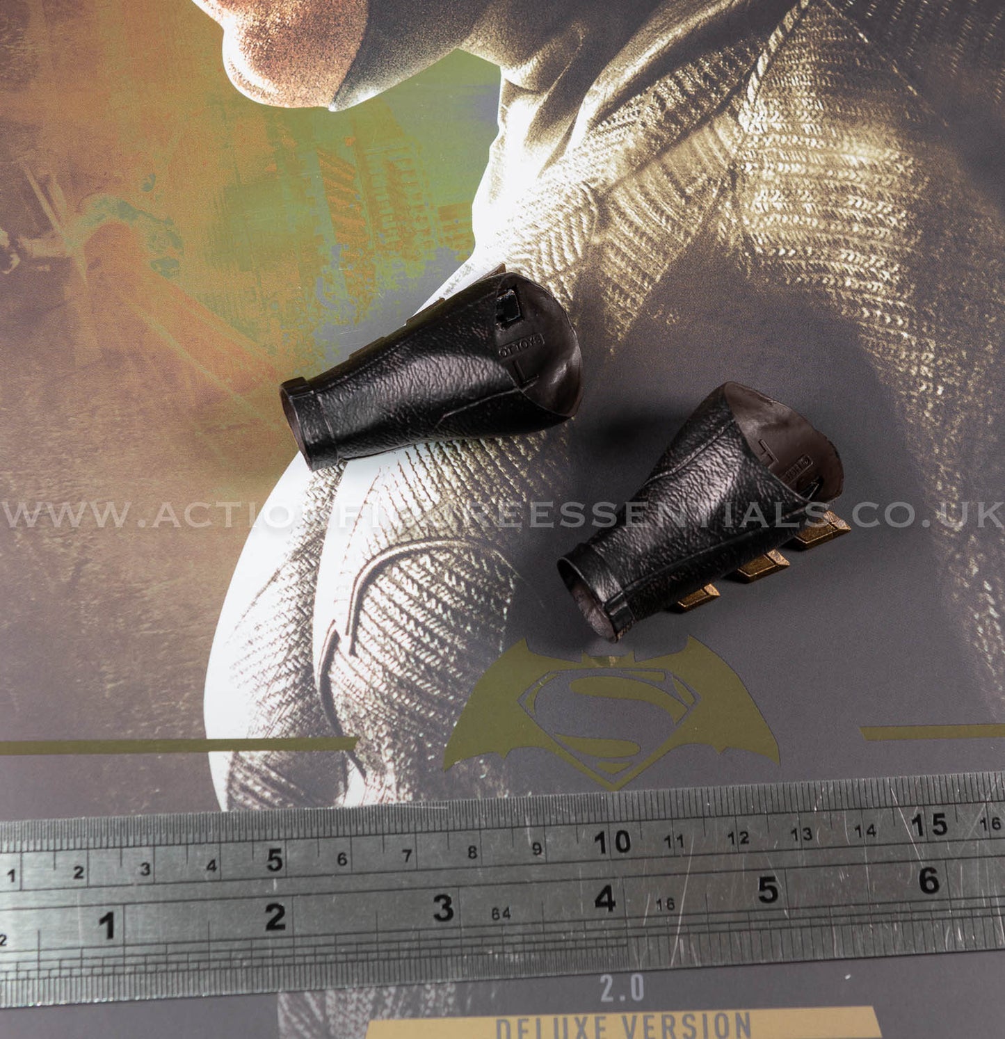 Hot Toys - Batman Gauntlets BVS 2.0 - MMS732 Deluxe - 1:6 Loose Parts DC