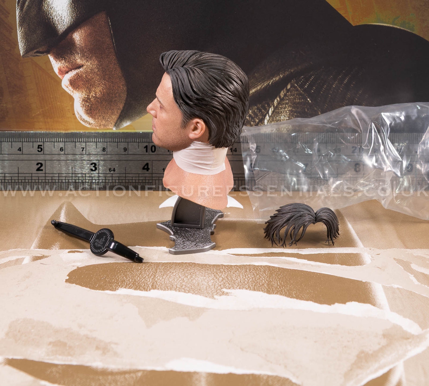 Hot Toys - Batman Bruce Wayne Head Sculpt Pers BVS 2.0 - MMS732 Deluxe - 1:6 Loose Parts DC