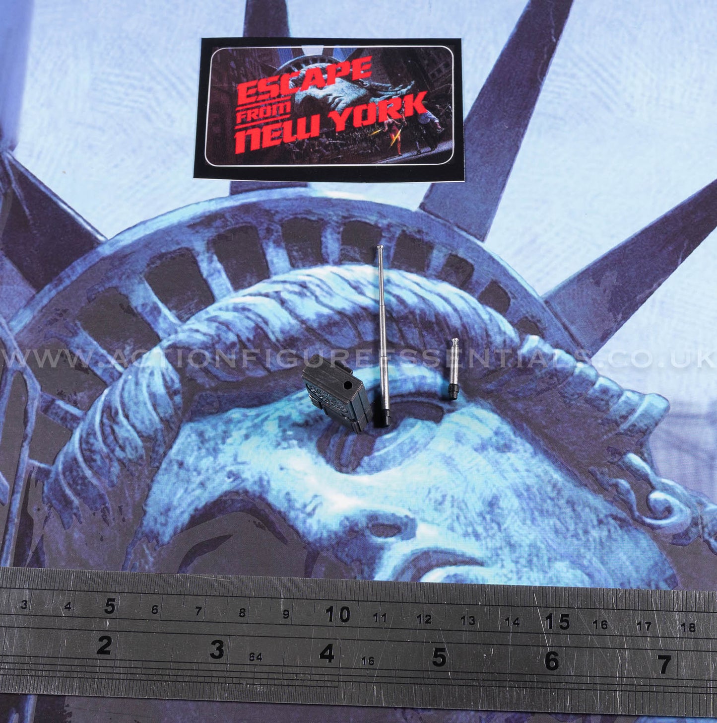 Snake Plissken - Radio - Escape From New York - Crown Series Real Hair Edition - 1:6 Scale Figure - Asmus Collectibles