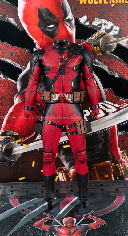 Hot Toys - Deadpool Body & Suit Set - MMS746 - 1:6 Scale Loose Parts