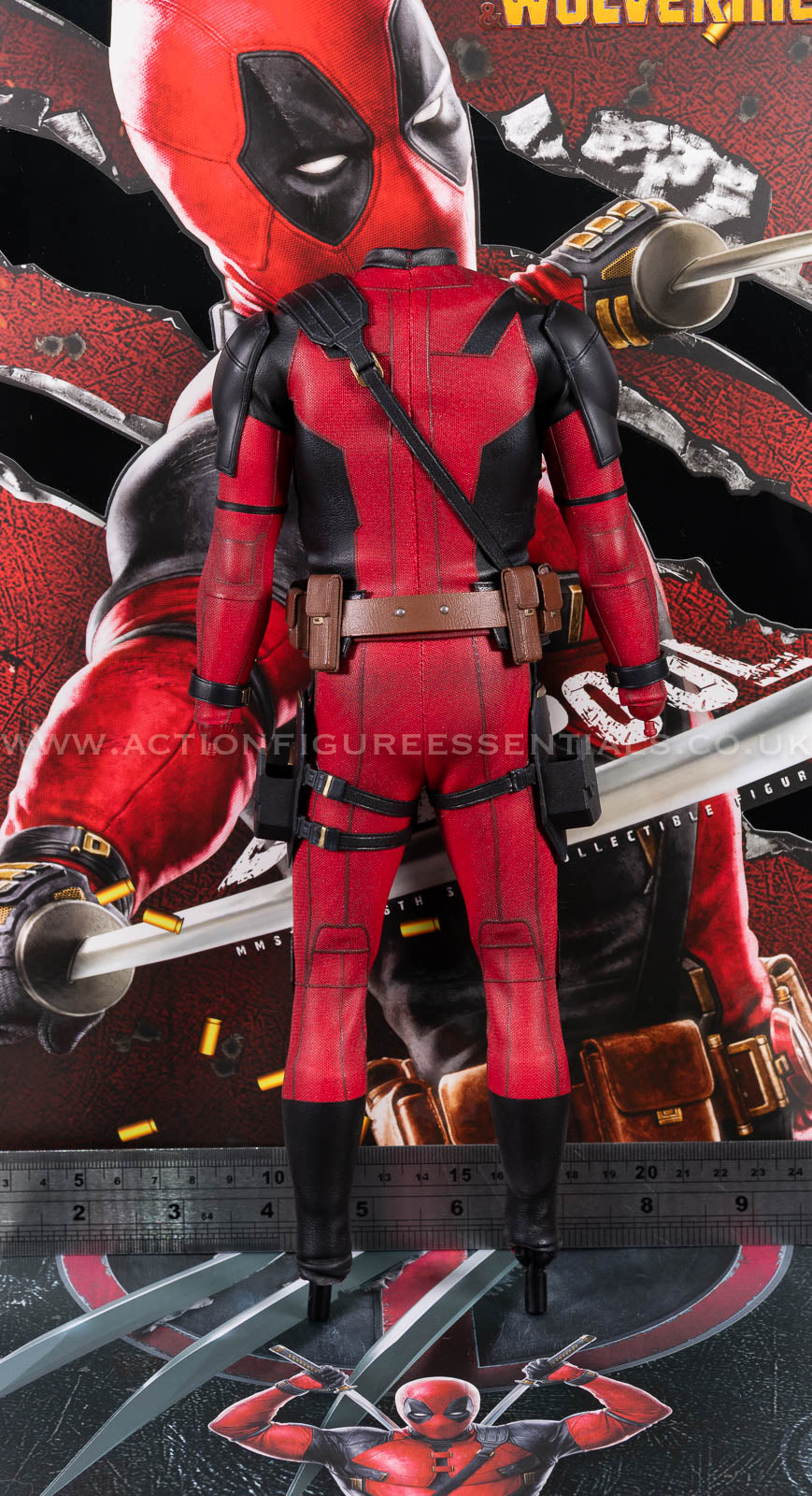 Hot Toys - Deadpool Body & Suit Set - MMS746 - 1:6 Scale Loose Parts