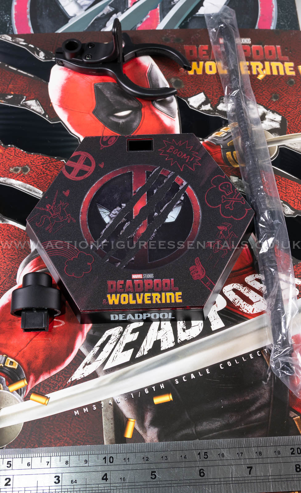 Hot Toys - Deadpool Dynamic Display Stand Set - MMS746 - 1:6 Scale Loose Parts