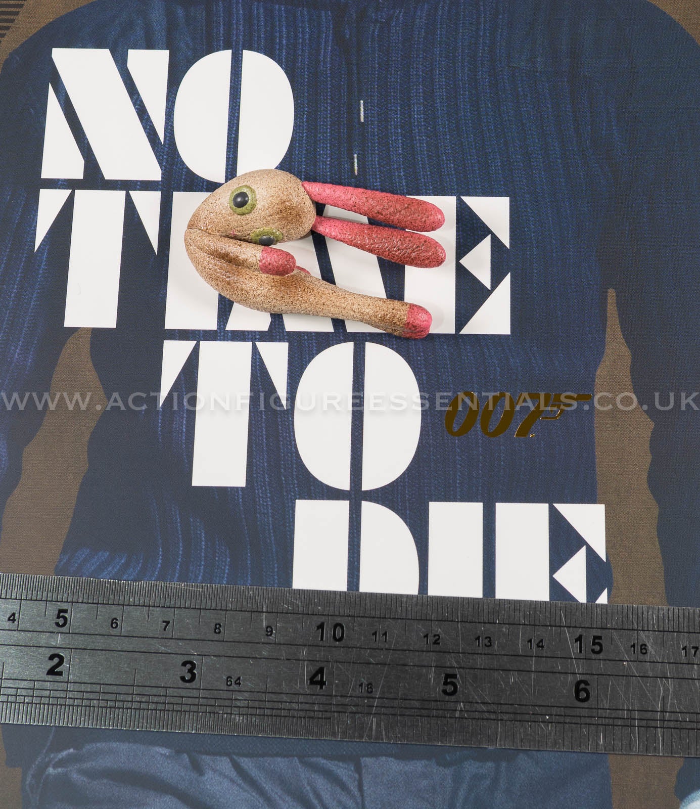 Hot Toys - James Bond 007 - Bunny Doll Dou Dou - Commando - MMS804 - 1:6 Scale Parts Custom