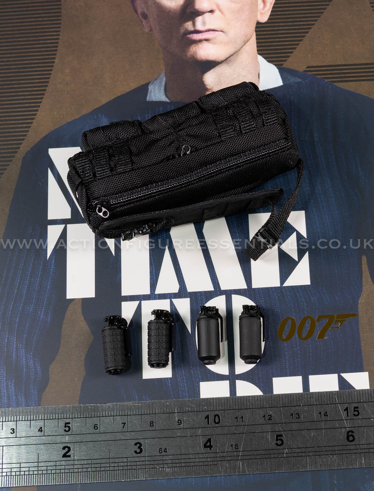 Hot Toys - James Bond 007 - Tactical Sling Bag w Grenades - Commando - MMS804 - 1:6 Scale Parts Custom