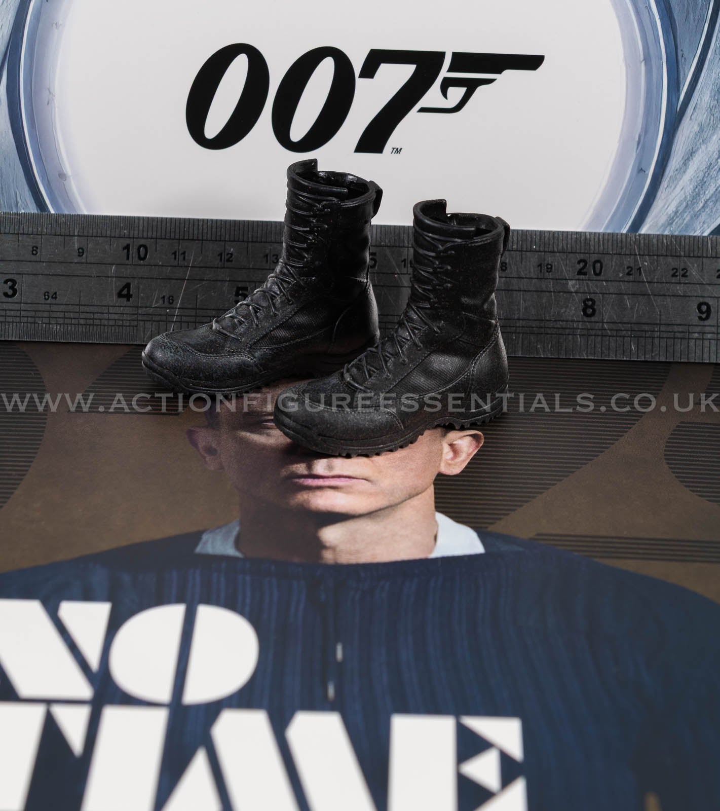 Hot Toys - James Bond 007 - Boots - Commando - MMS804 - 1:6 Scale Parts Custom