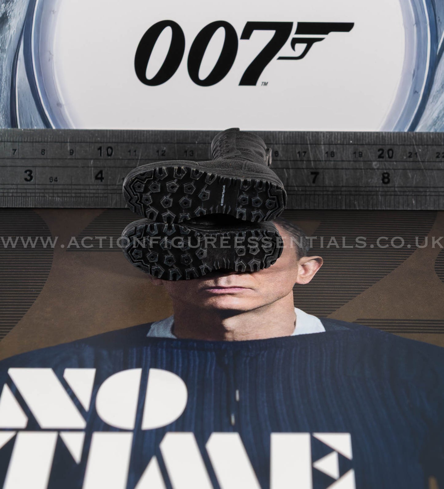 Hot Toys - James Bond 007 - Boots - Commando - MMS804 - 1:6 Scale Parts Custom