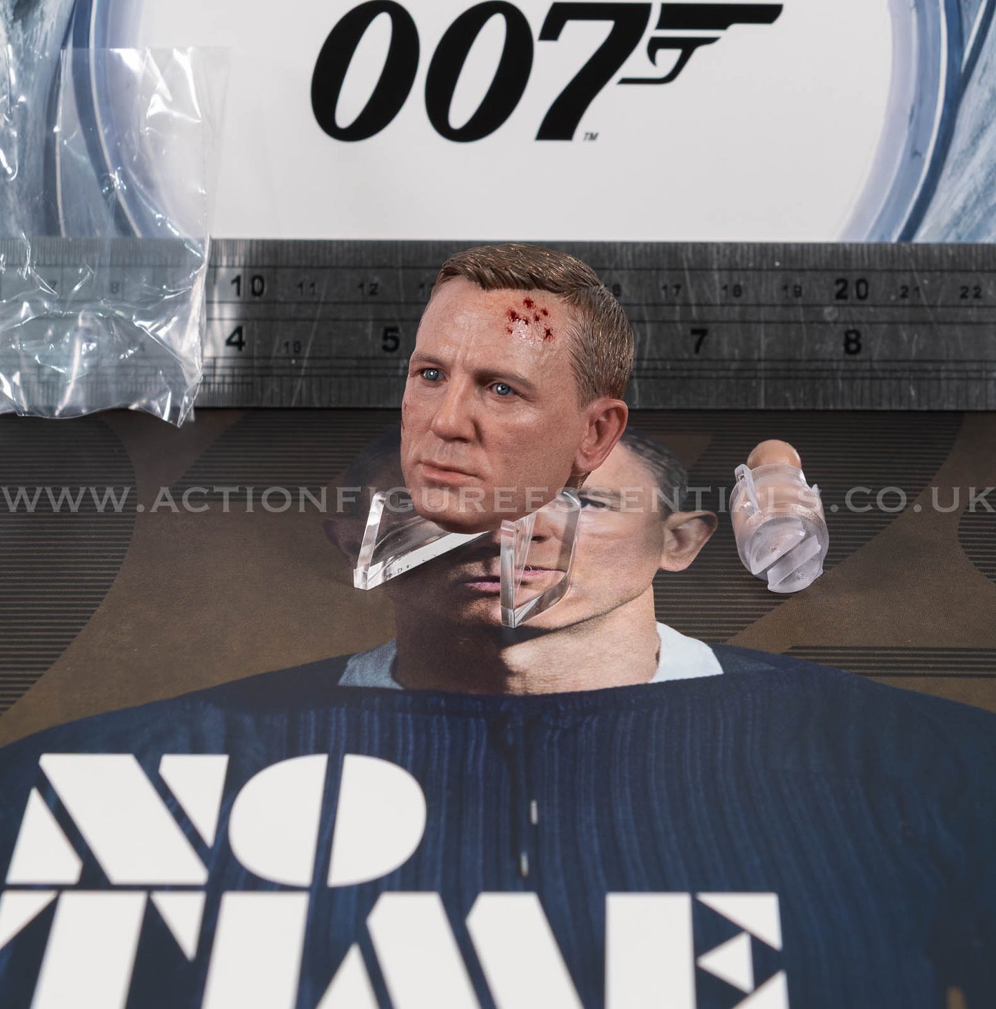 Hot Toys - James Bond 007 - Head Sculpt - Commando - MMS804 - 1:6 Scale Parts Custom