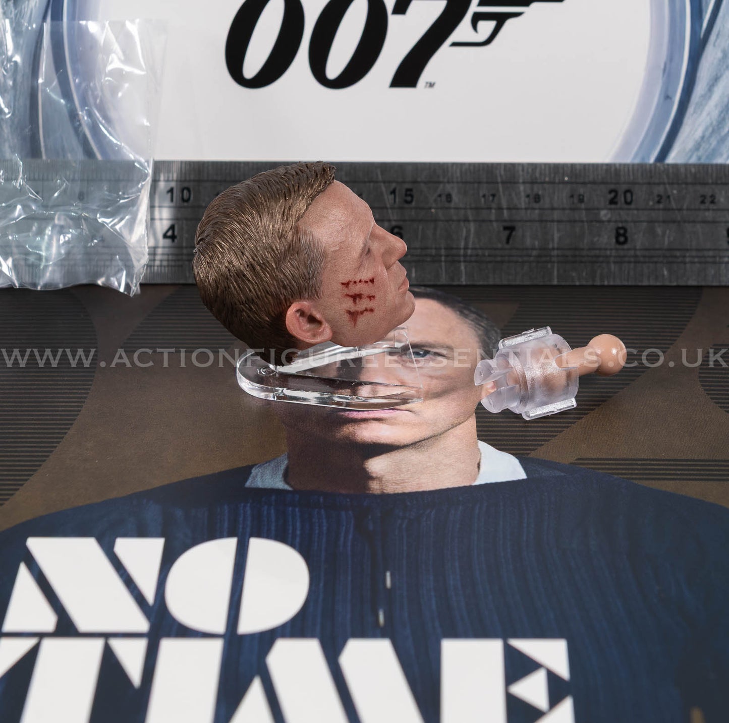 Hot Toys - James Bond 007 - Head Sculpt - Commando - MMS804 - 1:6 Scale Parts Custom