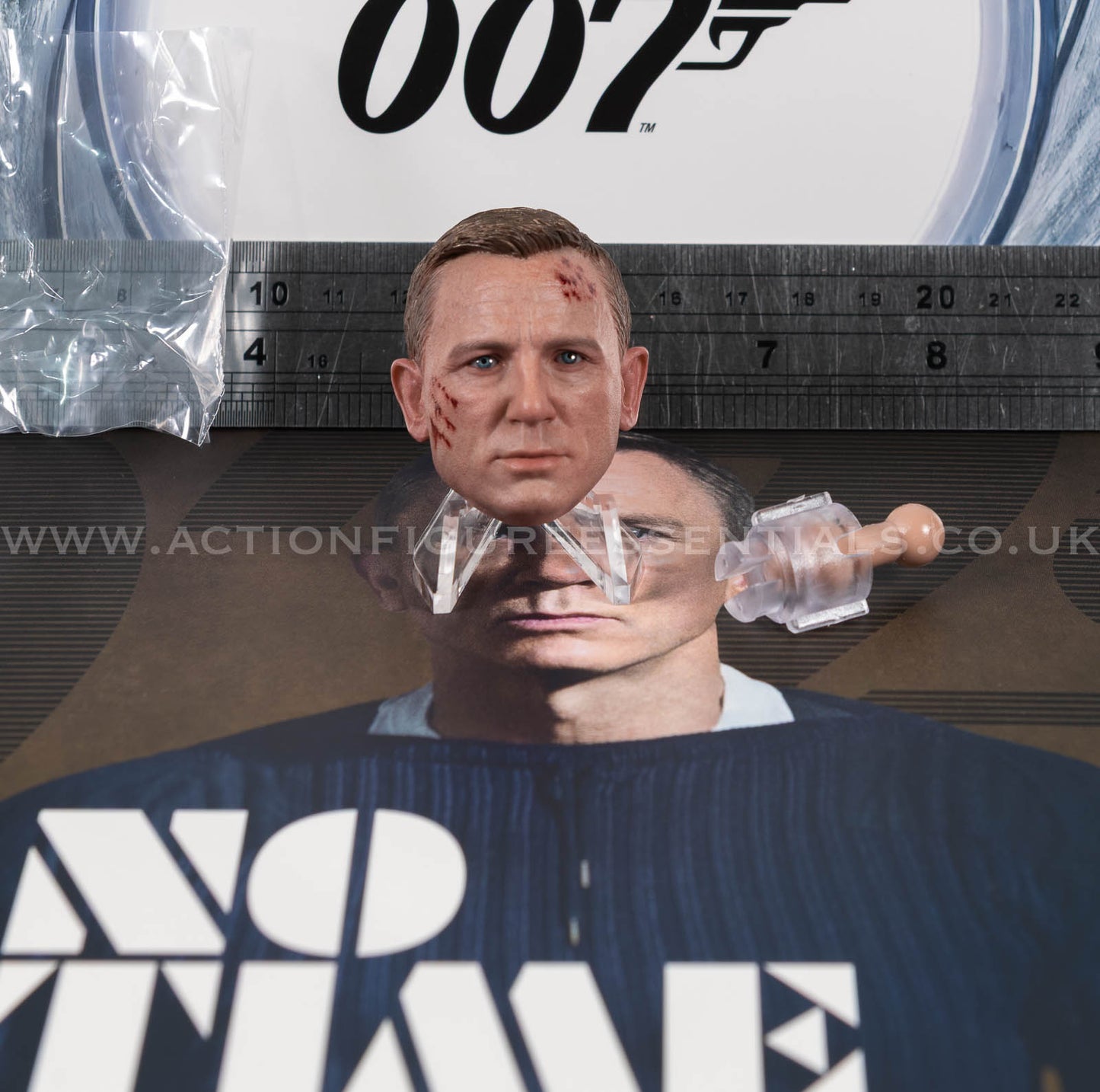 Hot Toys - James Bond 007 - Head Sculpt - Commando - MMS804 - 1:6 Scale Parts Custom