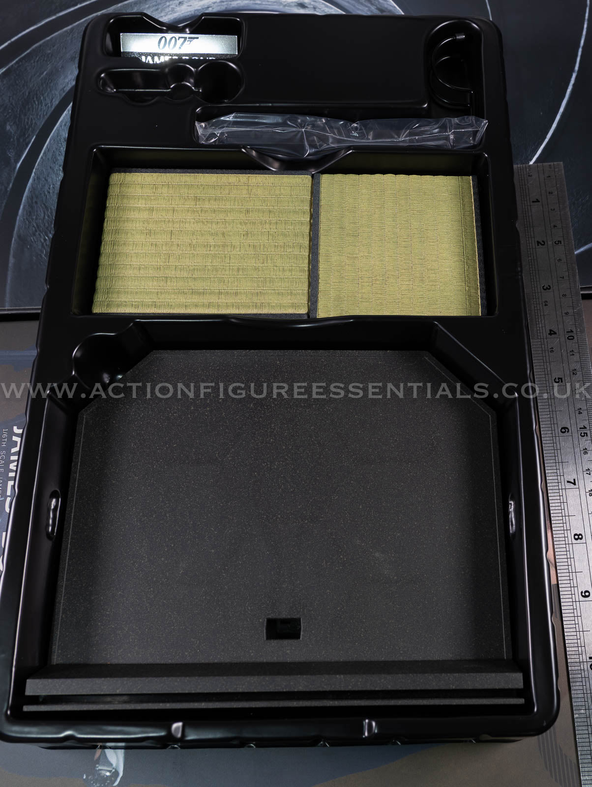 Hot Toys - James Bond 007 - Display Diorama Stand - Commando - MMS804 - 1:6 Scale Parts Custom
