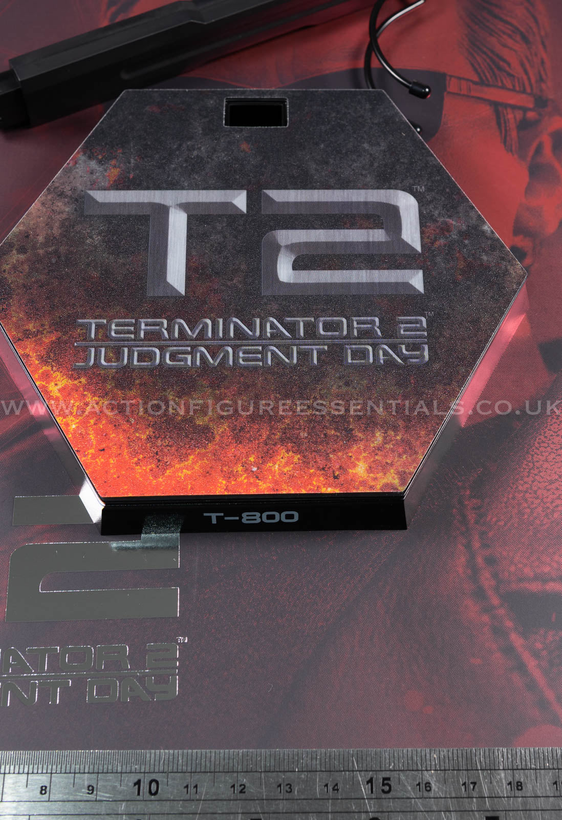 Hot Toys - T-800 Terminator 2 (2.0) - Display Stand - MMS795 - 1:6 Scale Parts Custom