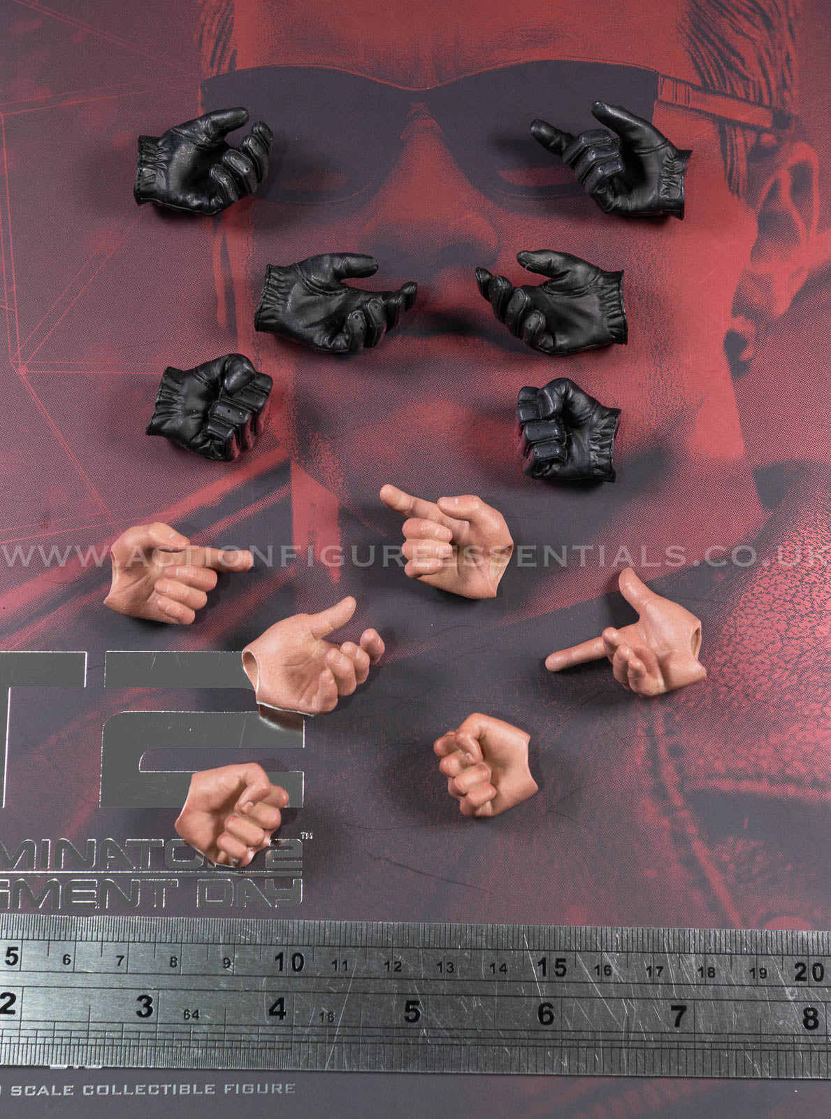 Hot Toys - T-800 Terminator 2 (2.0) - Hands w Pegs - MMS795 - 1:6 Scale Parts Custom