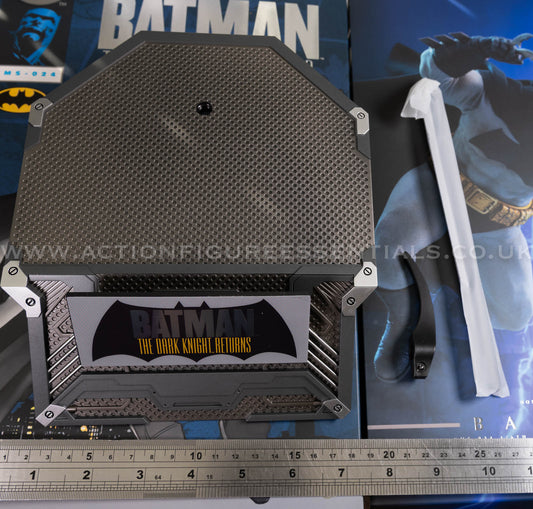 Hot Toys - Batman - Display Stand - The Dark Knight Returns - Frank Miller - CMS024 - 1:6 Scale Parts Custom