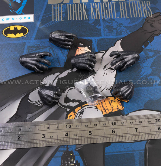 Hot Toys - Batman - Hands w Wrist Pegs - The Dark Knight Returns - Frank Miller - CMS024 - 1:6 Scale Parts Custom