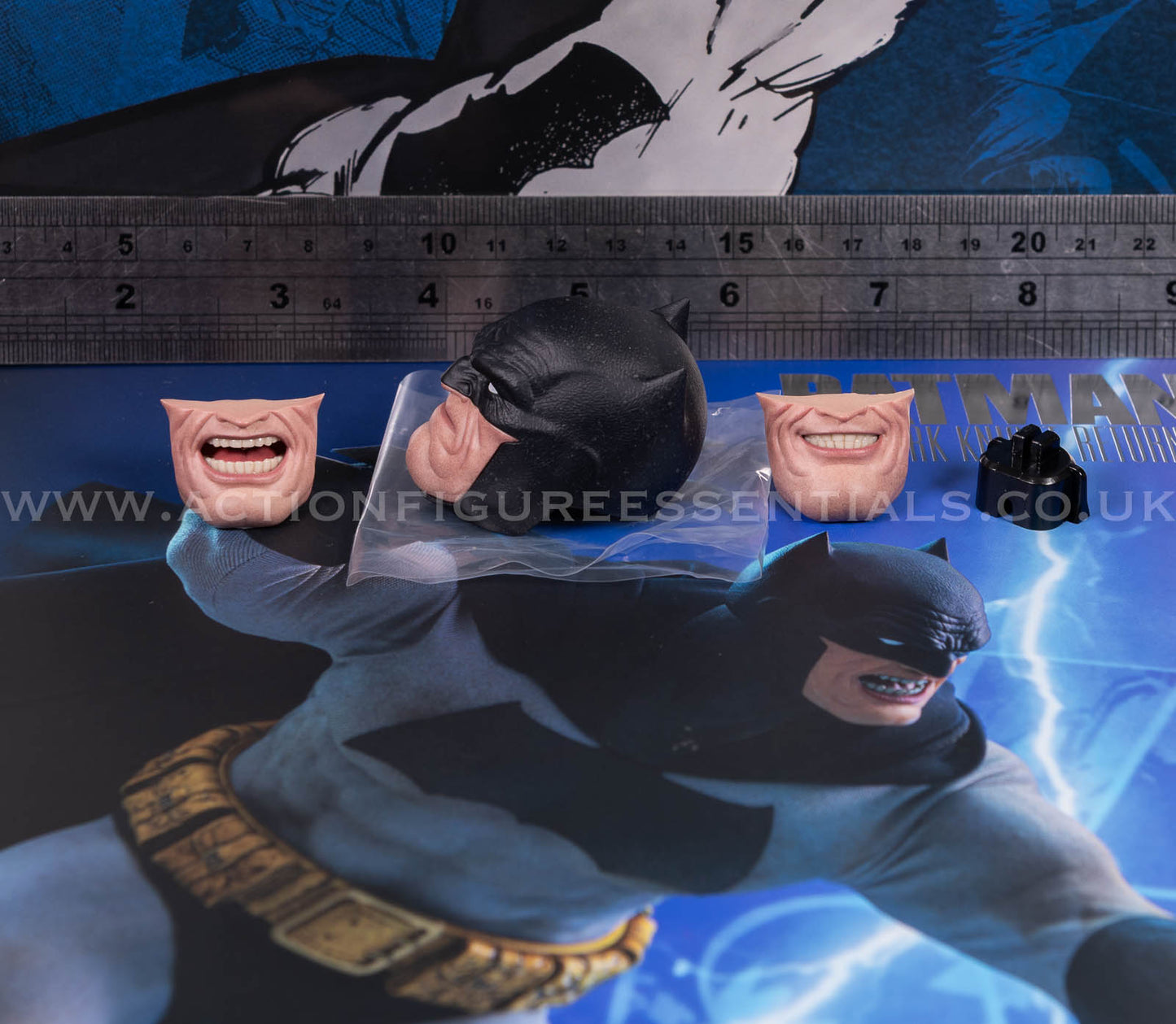 Hot Toys - Batman - Head Sculpt Cowl - The Dark Knight Returns - Frank Miller - CMS024 - 1:6 Scale Parts Custom