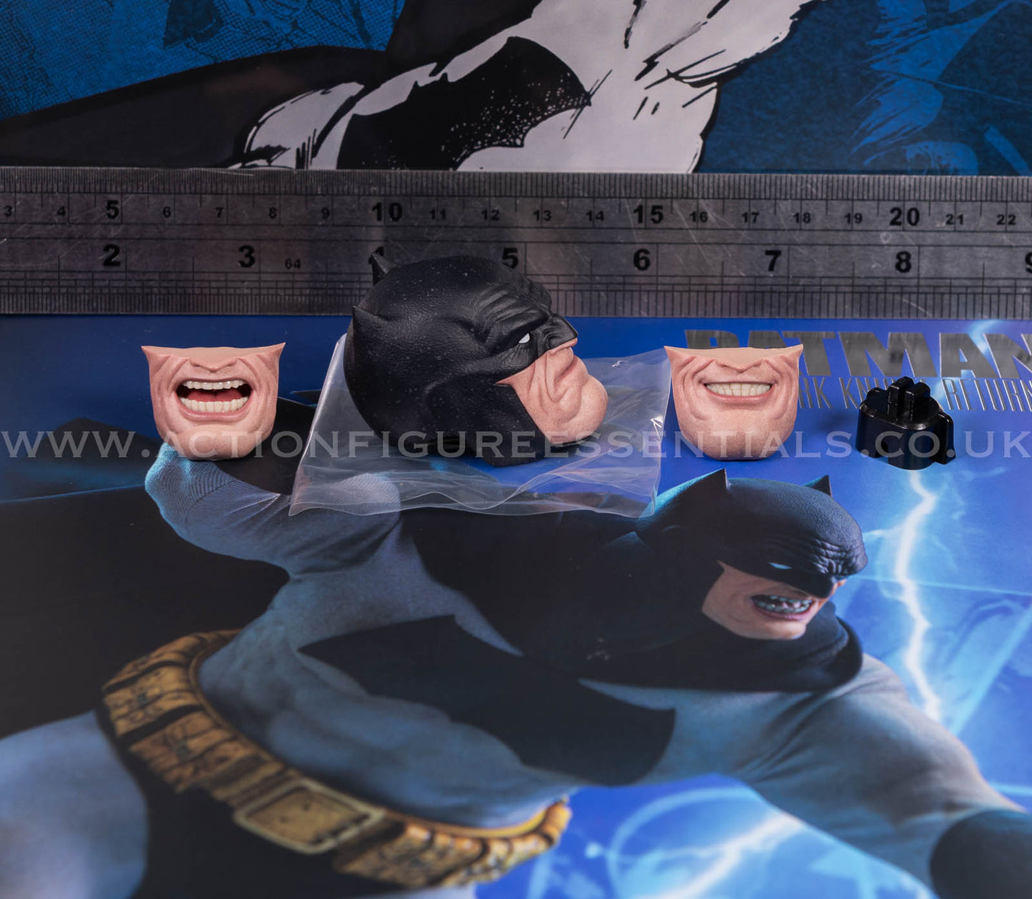Hot Toys - Batman - Head Sculpt Cowl - The Dark Knight Returns - Frank Miller - CMS024 - 1:6 Scale Parts Custom