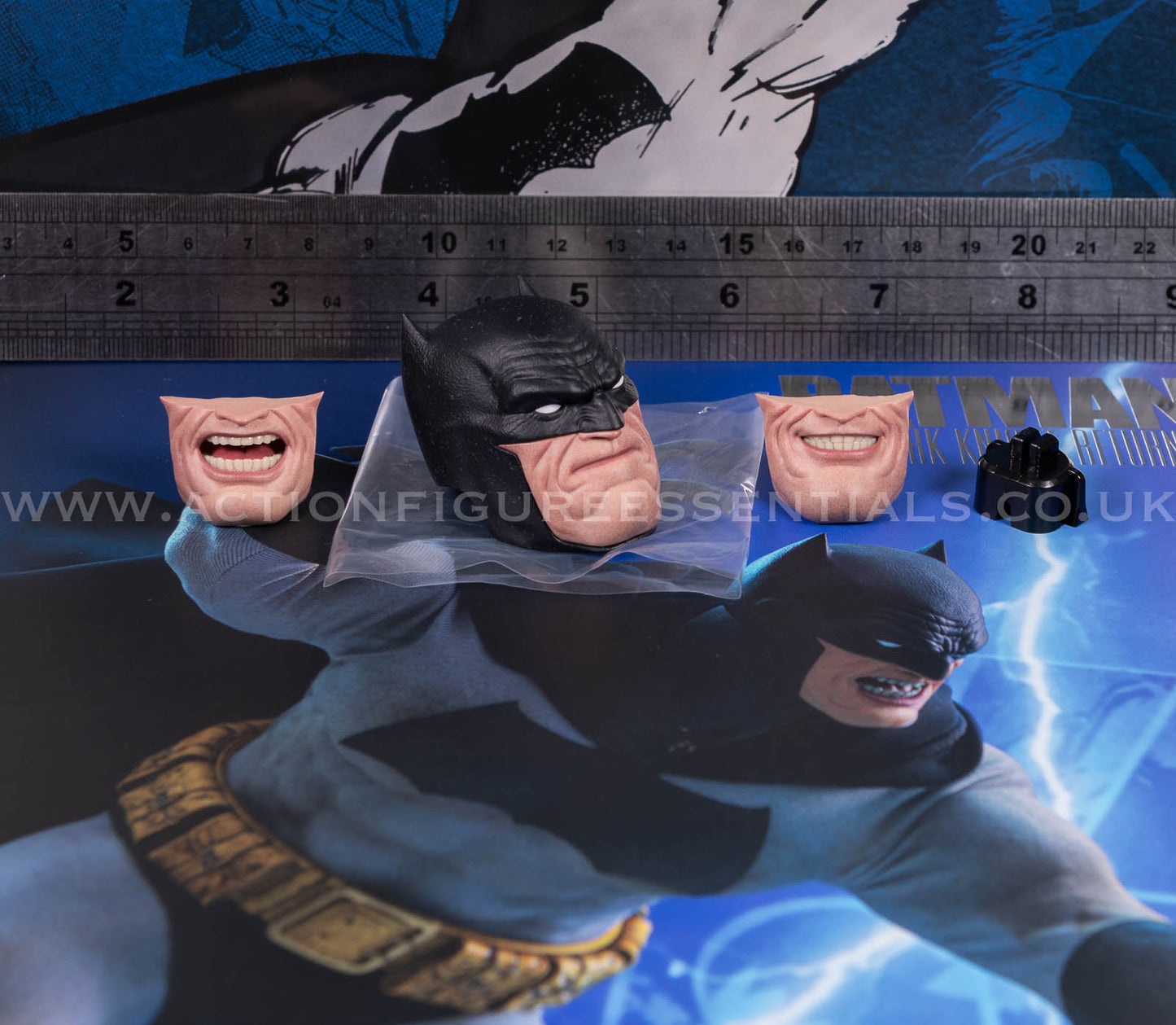 Hot Toys - Batman - Head Sculpt Cowl - The Dark Knight Returns - Frank Miller - CMS024 - 1:6 Scale Parts Custom