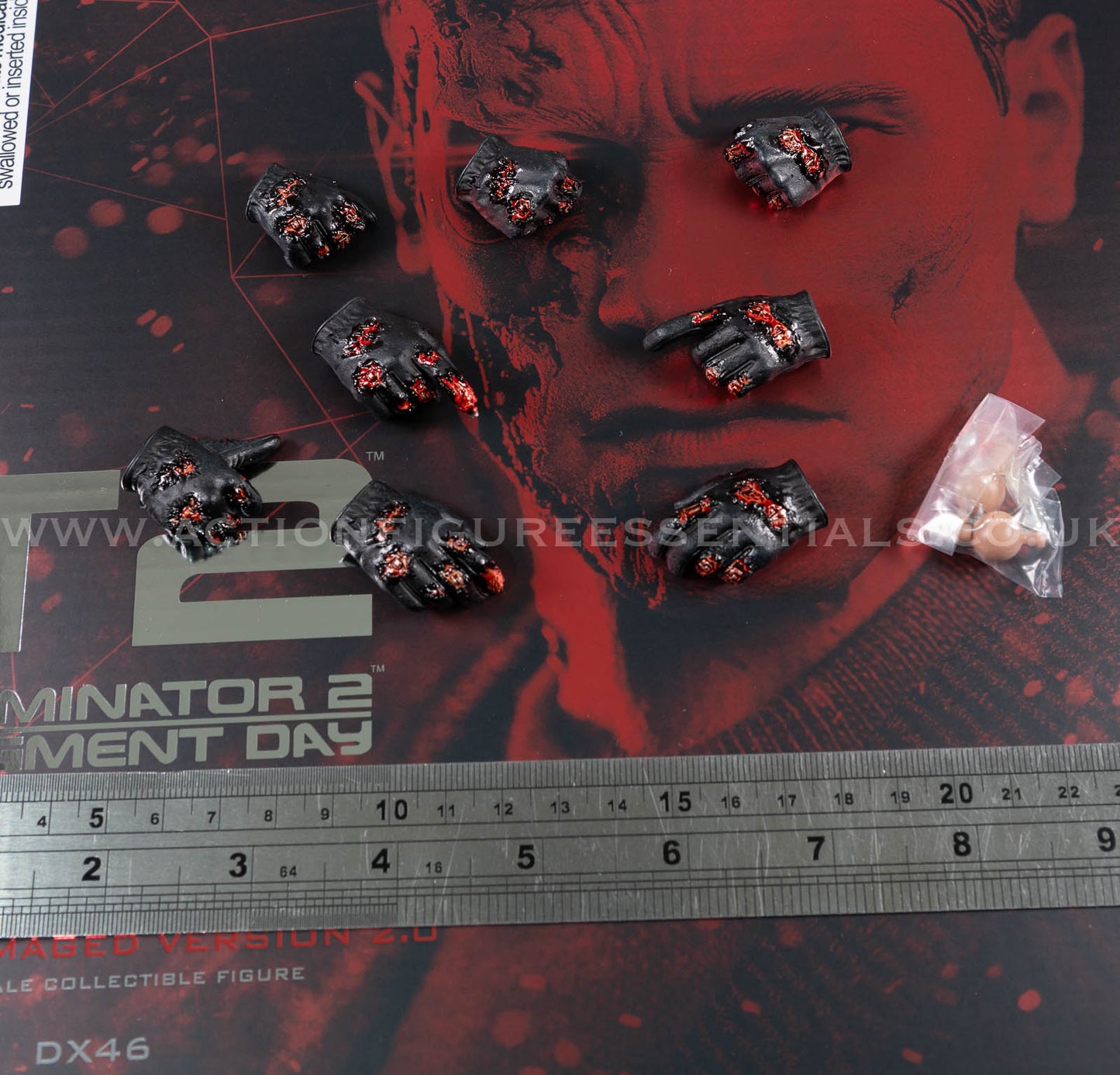 Hot Toys T-800 Battle Damaged Version 2.0 Hands Pegs Set 1/6 Scale DX46 Terminator 2 Judgment Day Interchangeable Hands