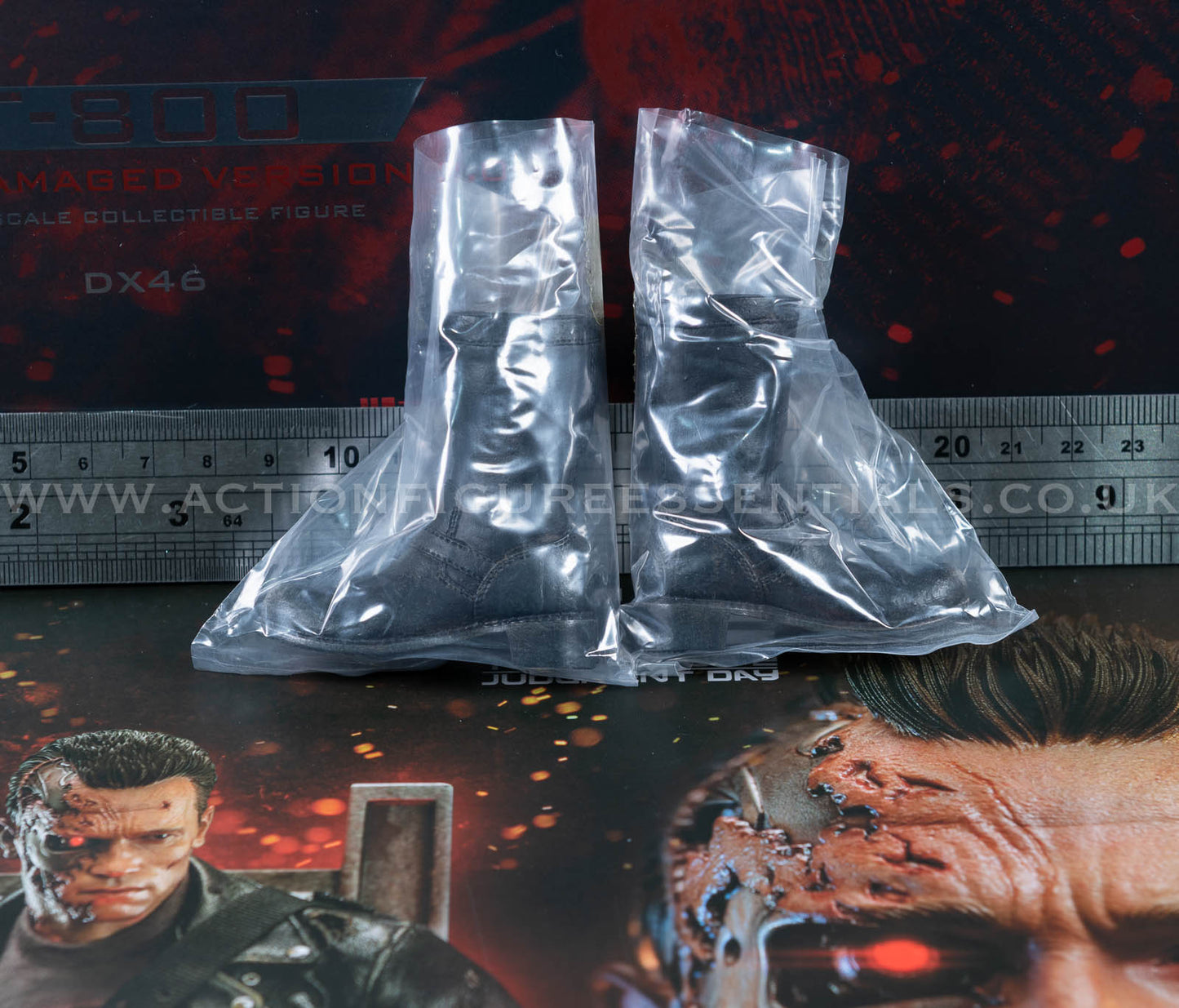 Hot Toys T-800 Battle Damaged 2.0 Biker Boots 1/6 Scale Black Boots Pair DX46 Terminator 2 Judgment Day