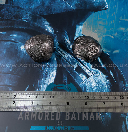 Hot Toys Armored Batman 2.0 Battle Damaged Shoulder Armour 1/6 Scale Part MMS743 Batman v Superman