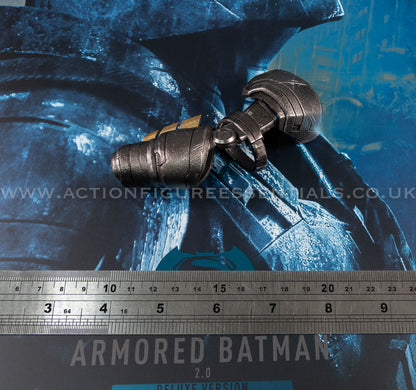Hot Toys Armored Batman 2.0 Battle Damaged Right Arm Armour Diecast Part MMS743 Batman v Superman 1/6 Scale