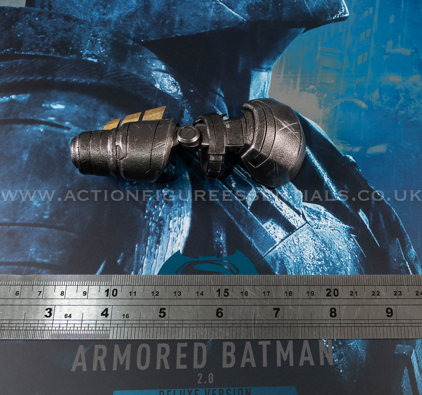 Hot Toys Armored Batman 2.0 Battle Damaged Right Arm Armour Diecast Part MMS743 Batman v Superman 1/6 Scale