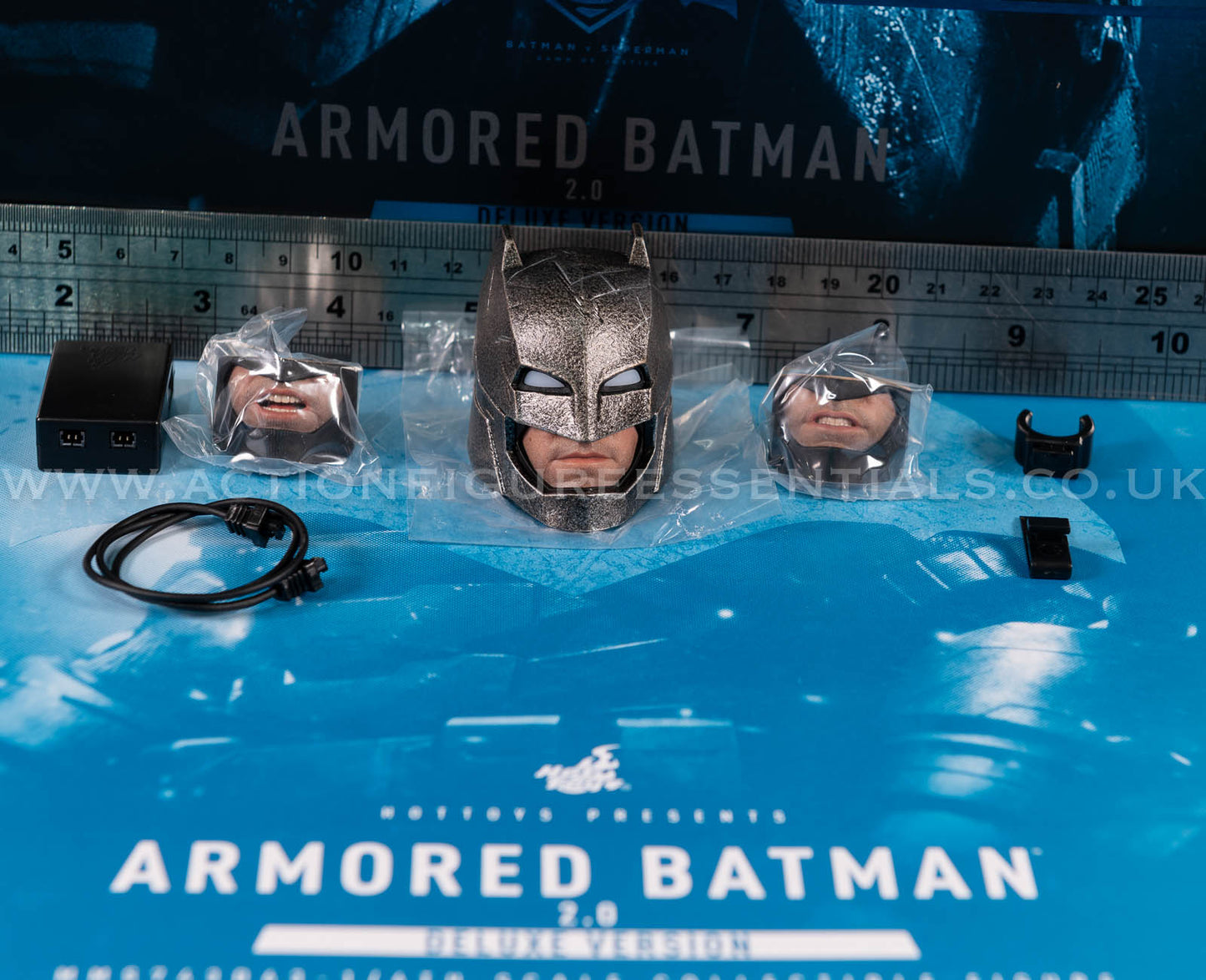 Hot Toys Armored Batman 2.0 Diecast Head Sculpt LED Eyes MMS743 Deluxe 1/6 Scale Part Batman v Superman