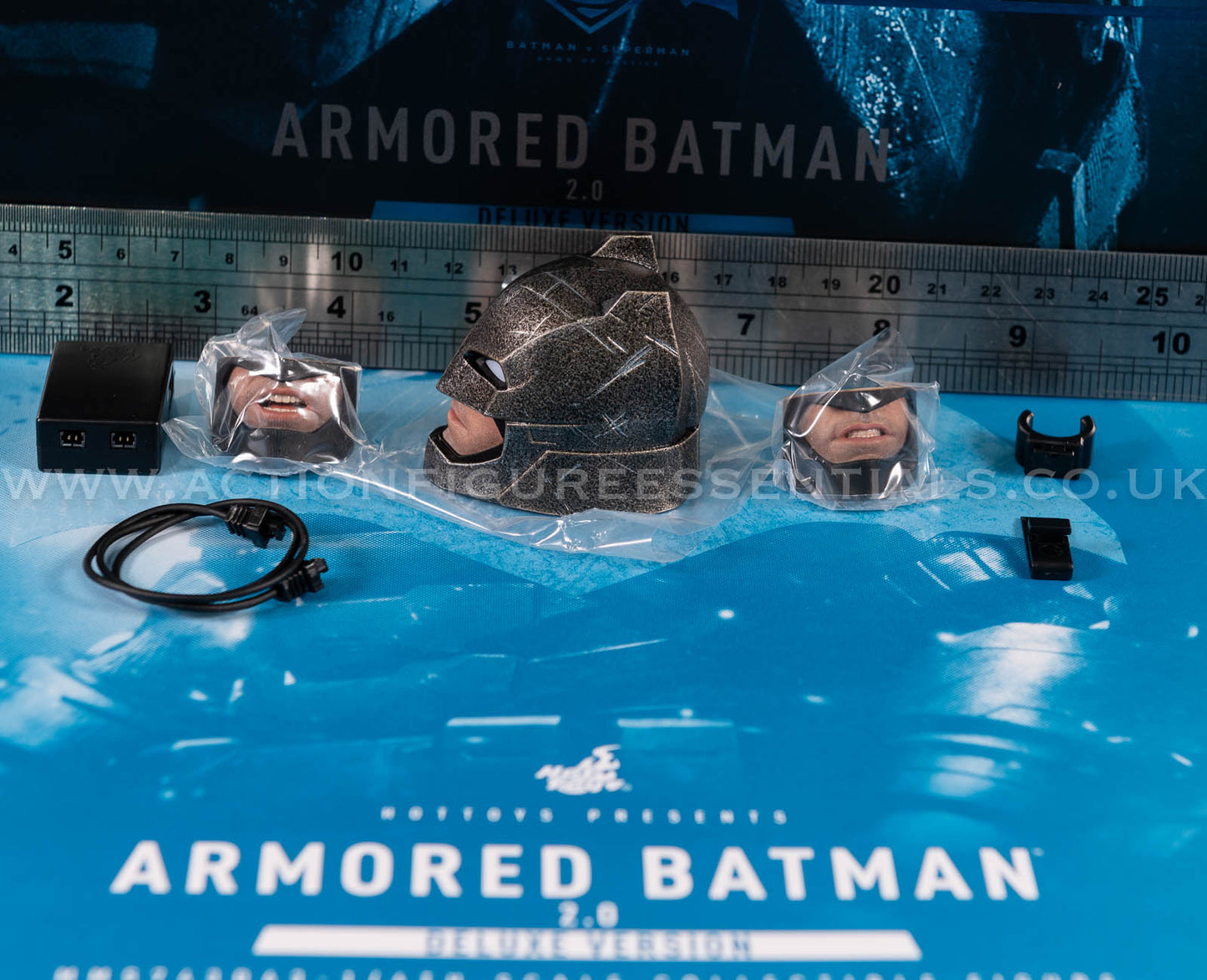Hot Toys Armored Batman 2.0 Diecast Head Sculpt LED Eyes MMS743 Deluxe 1/6 Scale Part Batman v Superman