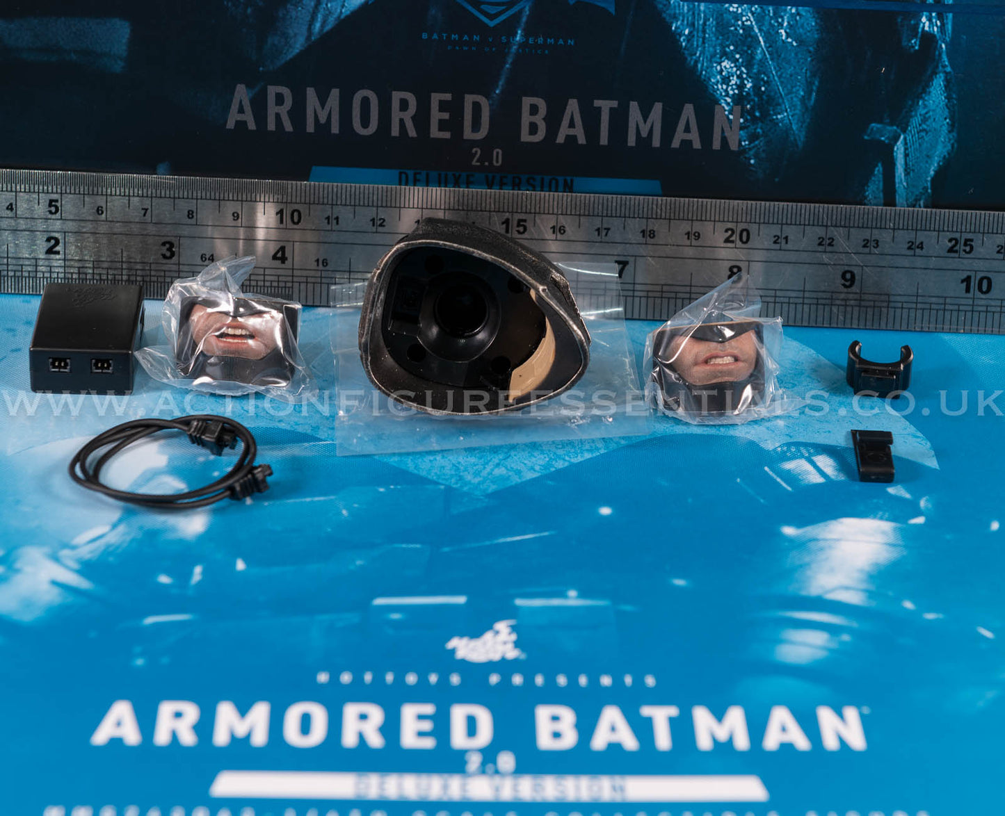 Hot Toys Armored Batman 2.0 Diecast Head Sculpt LED Eyes MMS743 Deluxe 1/6 Scale Part Batman v Superman
