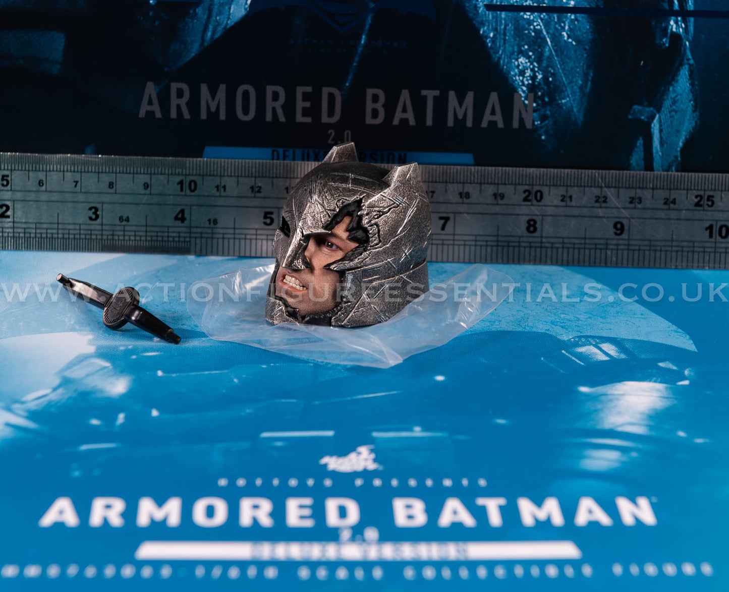 Hot Toys Armored Batman 2.0 Battle Damaged Head 1/6 Scale Part MMS743 Batman v Superman