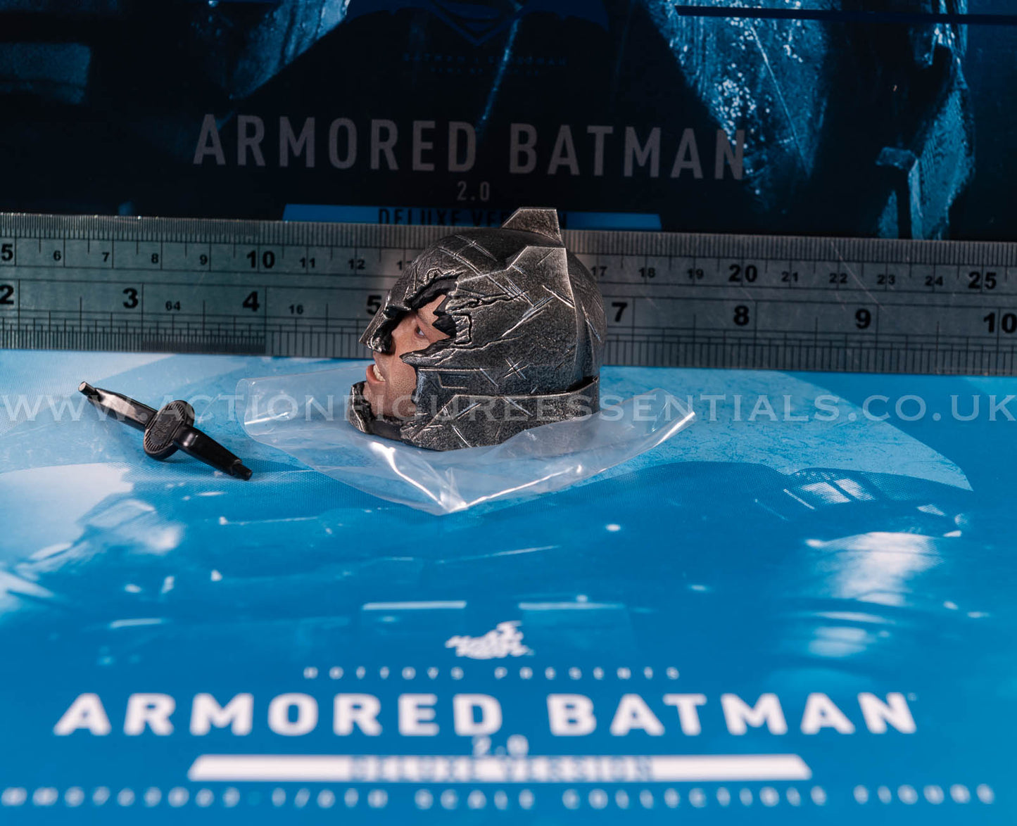 Hot Toys Armored Batman 2.0 Battle Damaged Head 1/6 Scale Part MMS743 Batman v Superman
