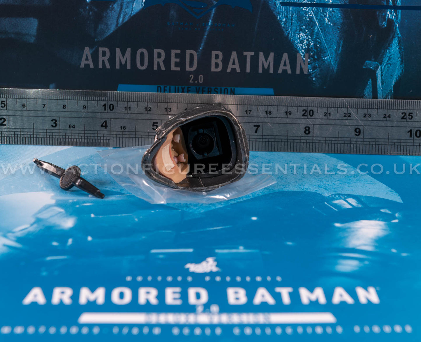 Hot Toys Armored Batman 2.0 Battle Damaged Head 1/6 Scale Part MMS743 Batman v Superman