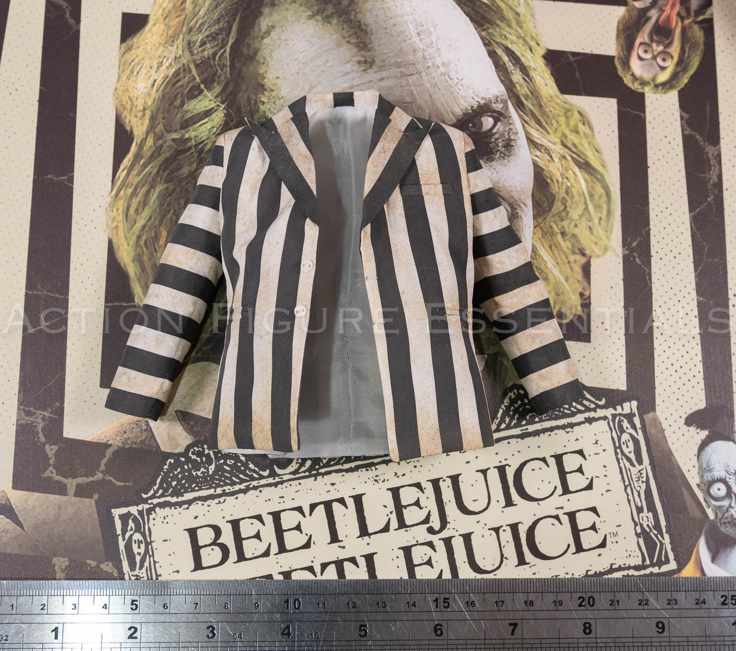Hot Toys MMS767 Beetlejuice Black & White Striped Suit Jacket – 1/6 Scale