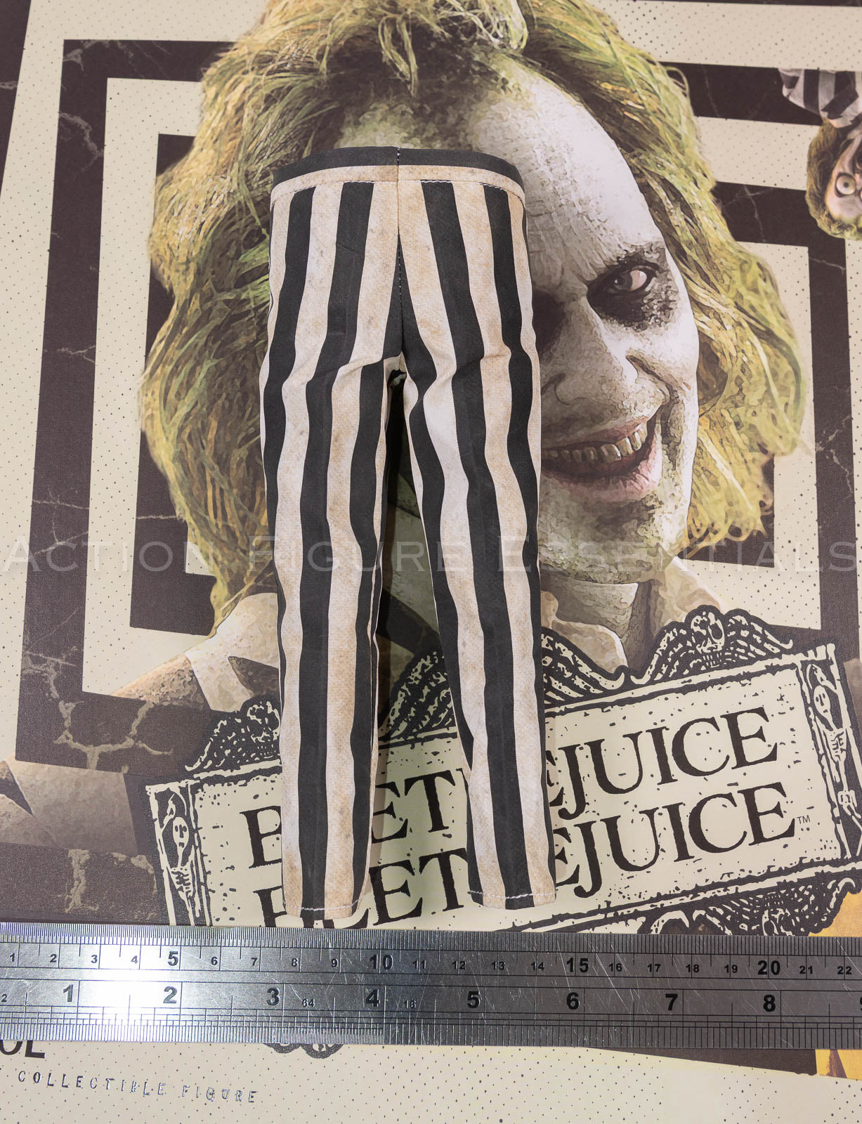 Hot Toys Beetlejuice MMS767 Black & White Striped Pants Genuine 1/6 Scale