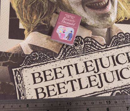 Hot Toys MMS767 Beetlejuice Handbook for the Recently Deceased – 1/6 Scale